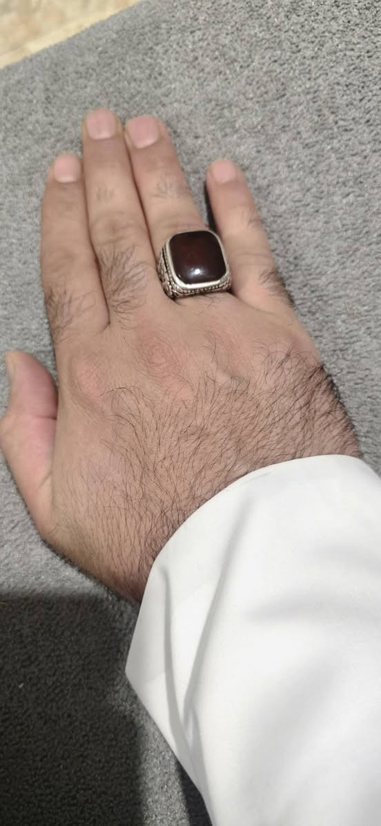 للبيع او مراوس  عقيق يماني كرز الكرز
صياغه عارف فضه990
وزن الفضه 32
قياس22 .21
رقمي وتساب ***********
