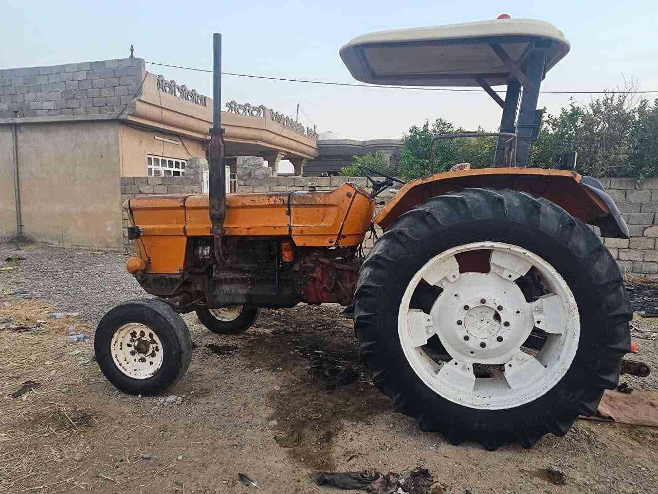 سلام عليكم تركتر فئات ١٠٠٠ كلو شرط كير محرك اكسل شغال رقم موجود بس ماكو تحويل
السعر تصل ***********
