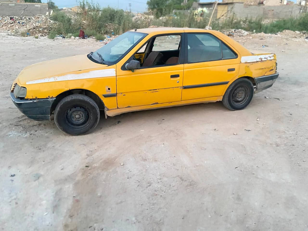سلام عليكم للبيع مكينه وكير مال كورلهه اربعه سلندر بيهه خلل بل كير سعر 11 وشراي بي خير ويدلل سياره شغالهه وتمشي بس كيرهه ما يطي نمرهه للستفسار ***********
