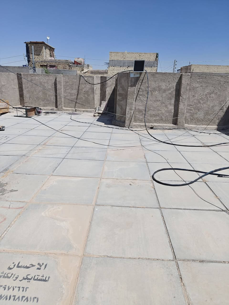 للبيع بيت 200م حي النداء قرب شارع قنبر صب كونكريت غرفتين سعر 125 بيع مستعجل طابو صرف حر ☎️ ***********
