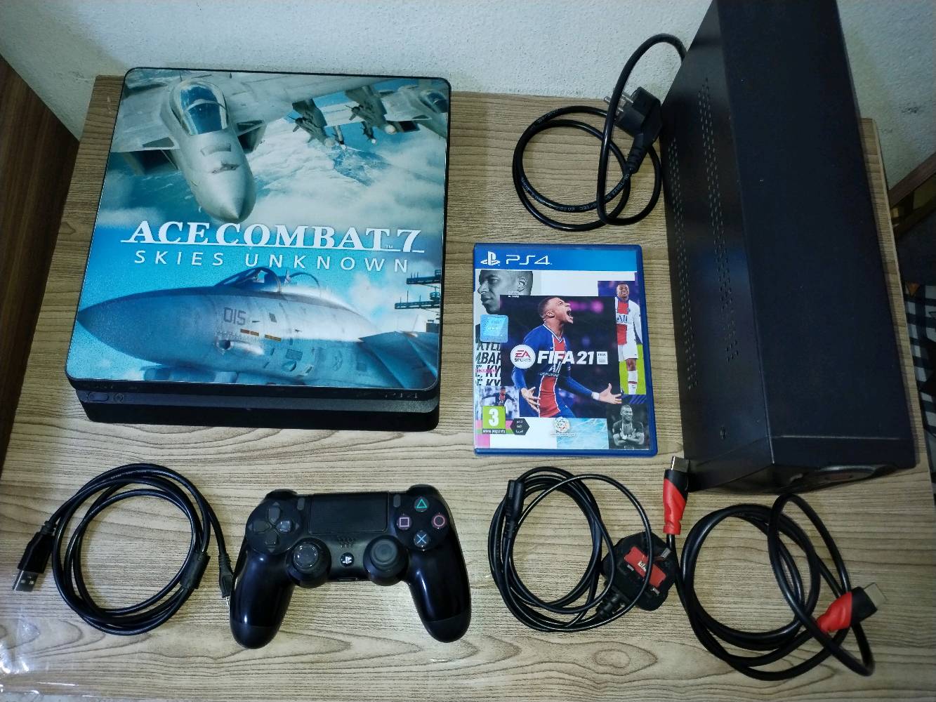 PlayStation 4 Slim 1TB
✅ المواصفات:

• PlayStation 4 Slim
• سعة 1TB (1000GB)
• يدعم اللعب أونلاين 
• جميع الكيبلات موجودة كاملة وجاهز للتشغيل

يتوفر مع الجهاز : 
• جويستك أصلية 
• جهاز ( UBS )
🔥قرص ( FIFA 21 ) مجاني🔥

• الجهاز غير مفتوح نهائياً (وكالة) 
• نظيف جداً واستعماله خفيف
• كامل هو وملحقاته يعني تشتريه اليوم وتشغله بنفس اللحظة، بدون ما تحتاج تشتري أي ملحق إضافي.

✨ مناسب للشخص اللي يريد جهاز مرتب ويبتعد عن الأجهزة المفتوحة أو المصلّحة إذا تدور على PS4 نظيف و مضمون، اخو الجديد 

السعر 225 ألف مع قرص ( FIFA 21 ) مجاني ❤️

للتواصل ***********
📍الموقع / ديالى
