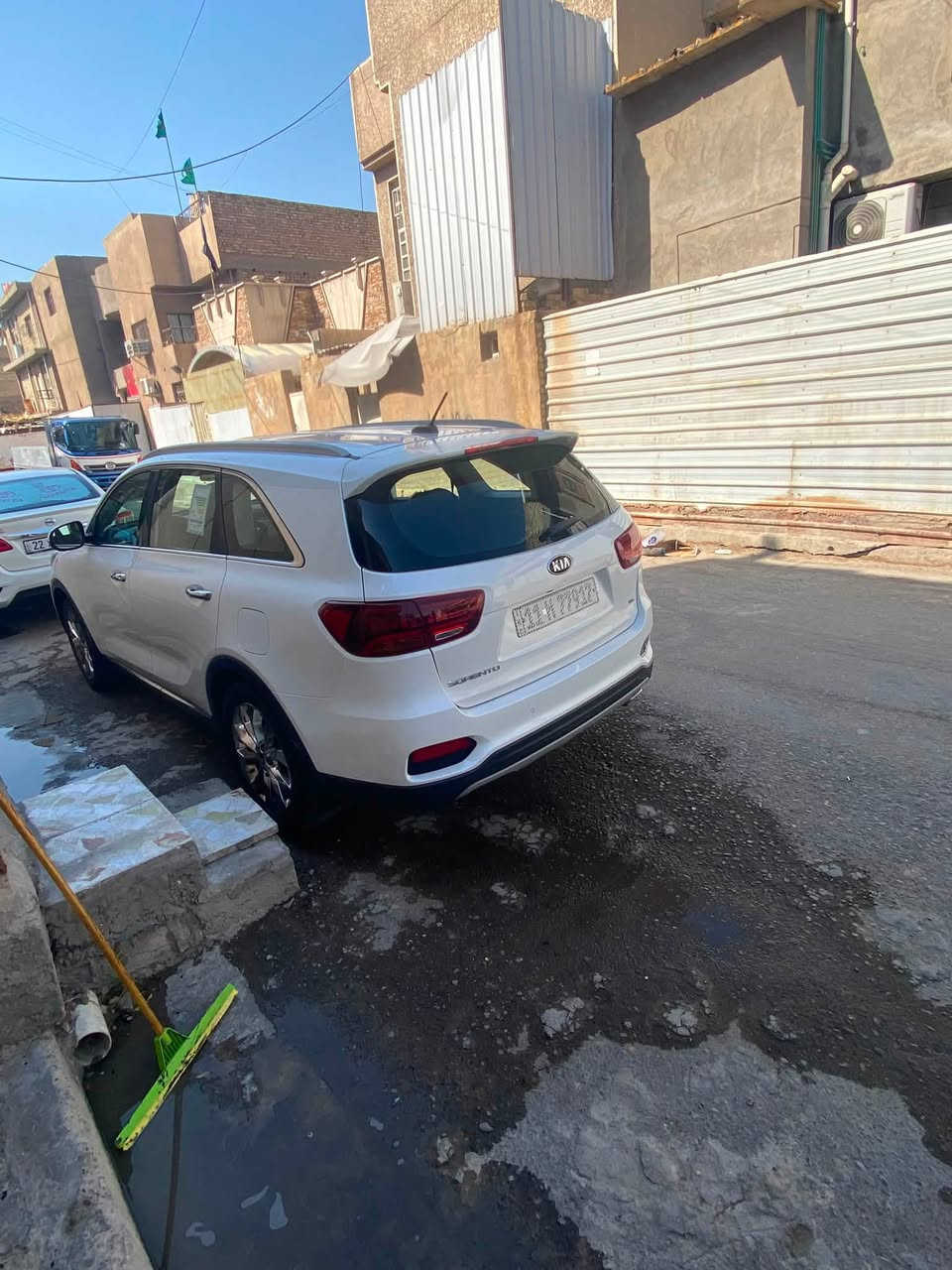 السلام عليكم كيا سورنتو 2019 فول مواصفات ما عدا البانوراما 7 راكب مكينة 6ماشية 130 كفالة عامة ما عدا بارد بسيط بالباب الخلفي موضح بالصورة 
السعر 230  وبيها مجال قليل 
***********
