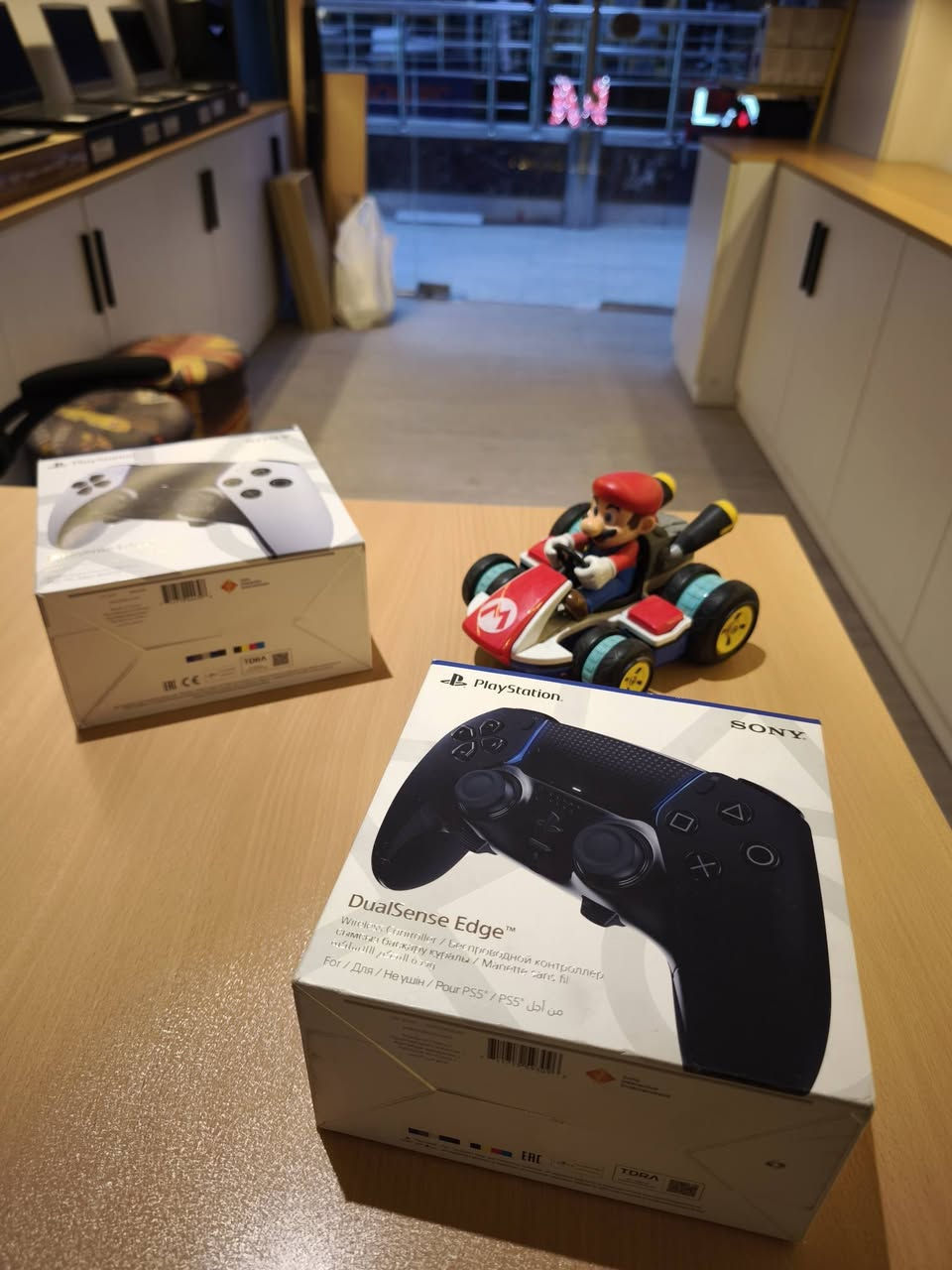 جاهز تلعب باحتراف؟ 🤩

وصلنا جوستك التحكم الأسطورية DualSense Edge لجهاز PS5 في متجر عادل كيمز (Adel Games)! 🎮🔥  
باللونين :
( الأسود/ الأبيض)
​أداء أسرع، أزرار قابلة للتخصيص، وتحكم مطلق يضمن لك الفوز في كل مواجهة.
​👇 اطلبها الآن قبل نفاذ الكمية:
💬 راسلنا على الصفحة للحجز.
📍 أو زورنا في المتجر: 
[ بغداد شارع الصناعة مجمع النعمان التجاري الطابق الأول ]
📞 للتواصل: [***********/واتساب]

متوفر خدمة توصيل بغداد وجميع المحافظات ..
