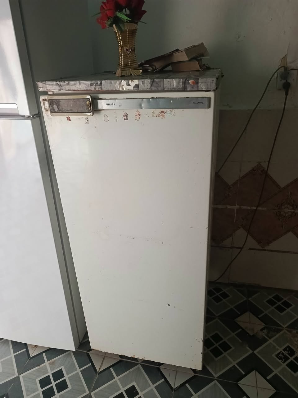 ثلاجتين • مغلفه