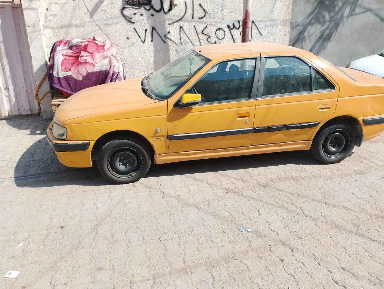 السلام عليكم
بيجو بارص 2015 رقم نجف 
بيه البنيد مبدل بدون ضربه طار وبدلته 
ومكينه بيه بخار وتنقيص 
السعر 22 وبيه مجال 
***********
