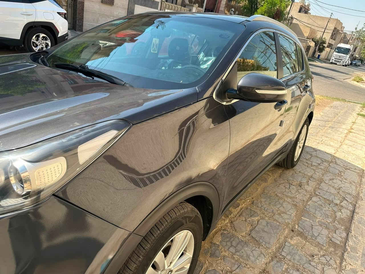 السلام عليكم
سبورتج خليجي للبيع 
مكفوله من الصبغ بيها بارد شي بسيط بحافة الجاملغين الاماميات
موديل ٢٠١٨ 
رقم اربيل تحويل مباشر  هزه جديده
تخم تاير جديد تبريد ثلج گير ومحرك جي دي أي خليجي بدون دوانز نهائي واقتصادي مكفولات من الفتح
ماشيه ٩٨ الف كيلو
المواصفات 
شاشة كامره دواره حساسات خلفيه بلادي ماطور لايت نزول منحدرات قطعتين تبريد اشاير بالمري
مكان السياره بغداد السيديه
للاتصال *********** او *********** واتساب بيهم او ماسنجر خاص 
السعر ١٤٨ ومجال محدود
