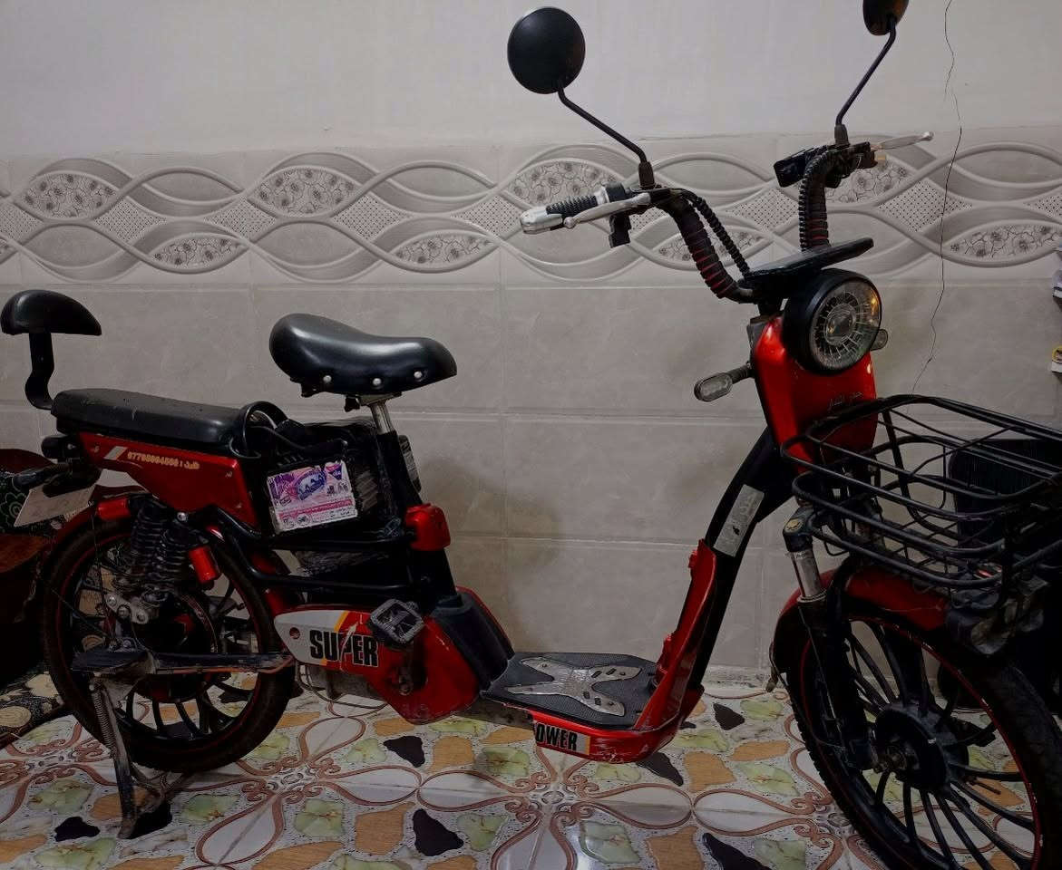 🚲 بايسكل شحن للبيع

💰 السعر: 350 ألف وقابل للتفاوض.

المواصفات:

- ✅ اللون: أحمر، والشاصي أسود.
- ✅ الشاصي نظيف وما بيه أي حادث.
- ✅ الشاحن موجود.
- ✅ مع بصمة و سويج 

يمكنك تجي وتشوف الدراجة بنفسك وتجربها قبل الشراء حتى تتأكد من حالتها.

📍 المكان: كربلاء
📞 للتواصل: ***********
