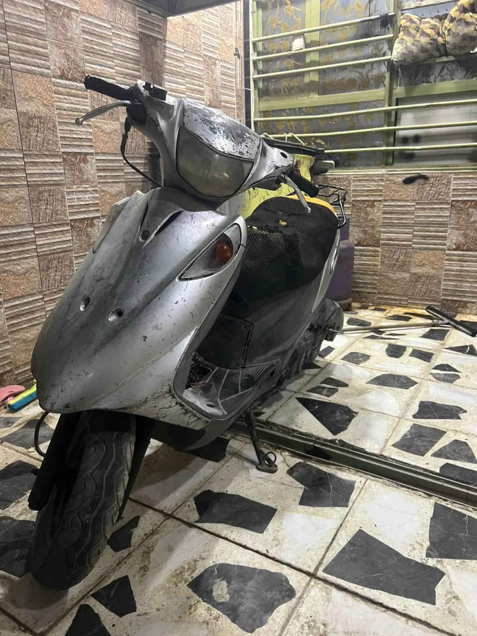 سلام عليكم دراجه اترز للبيع سعر 200الف وبيه مجال طافيه عنوان مدينه رقمي ***********
