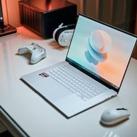 ASUS Zenbook S 16 Copilot+ PC 🔥 ​المعالج: AMD Ryzen AI 9 HX 370 ​الرام...