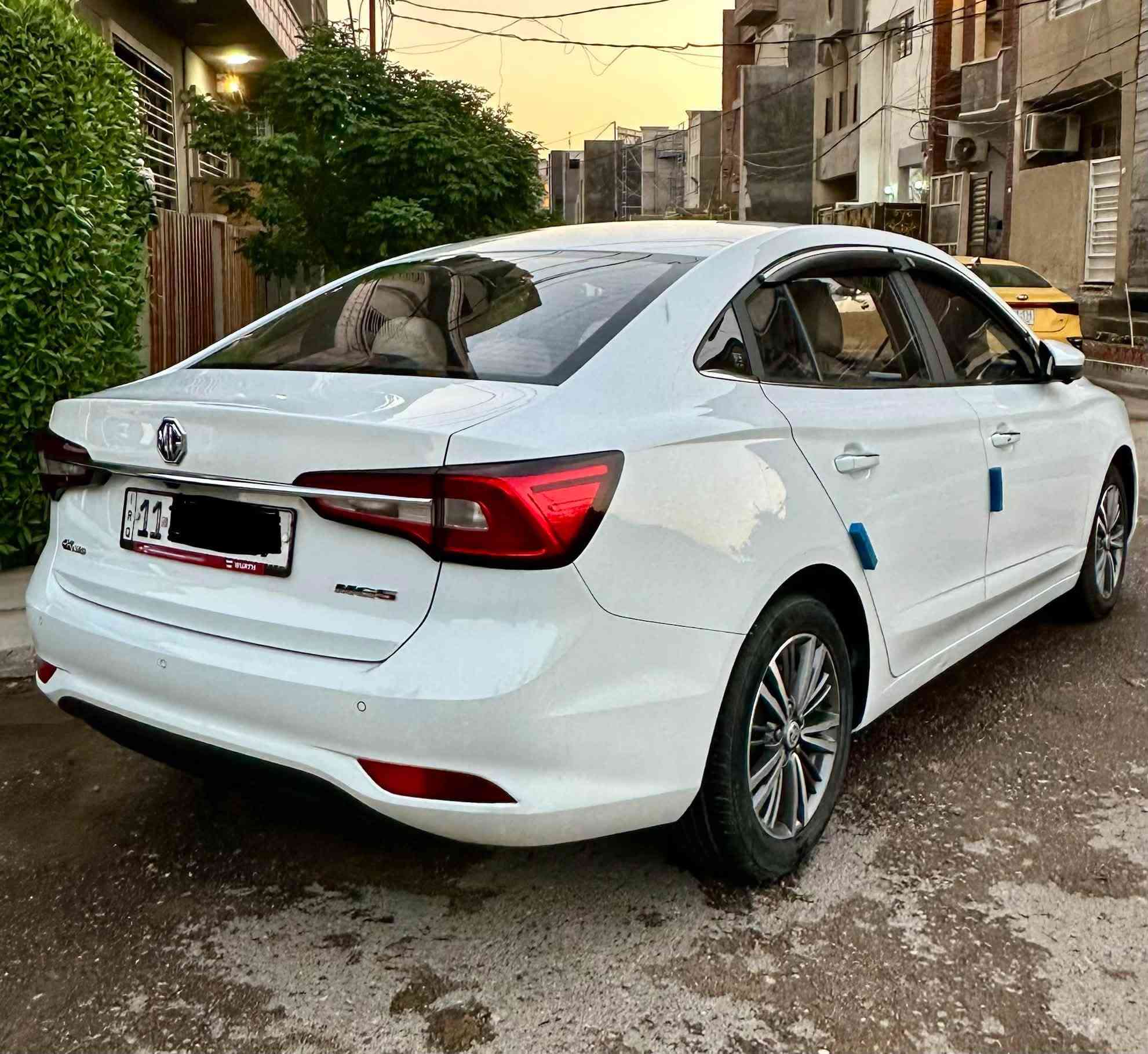 MG5
موديل 2024 اعلى فئة (LUX) فول مواصفات 

 تحكم ستيرن وشاشة 4 كامرات كراسي جلد كهرباء تدفئة
فتحة سقف مري شفط بعد هواية مميزات …
ماشية (63000) فقط بيها تكحيل بالهلال مال جاملغ
الخلفي 
 رقم بغداد باسمي هزة جديدة 
تبريدها ثلج ما شاء الله سيارة مال بيت ونظيفة جداً
مكاني المنصور

                                                                        ***********

السعر 112 وبيها مجال بسيط حك الجية
