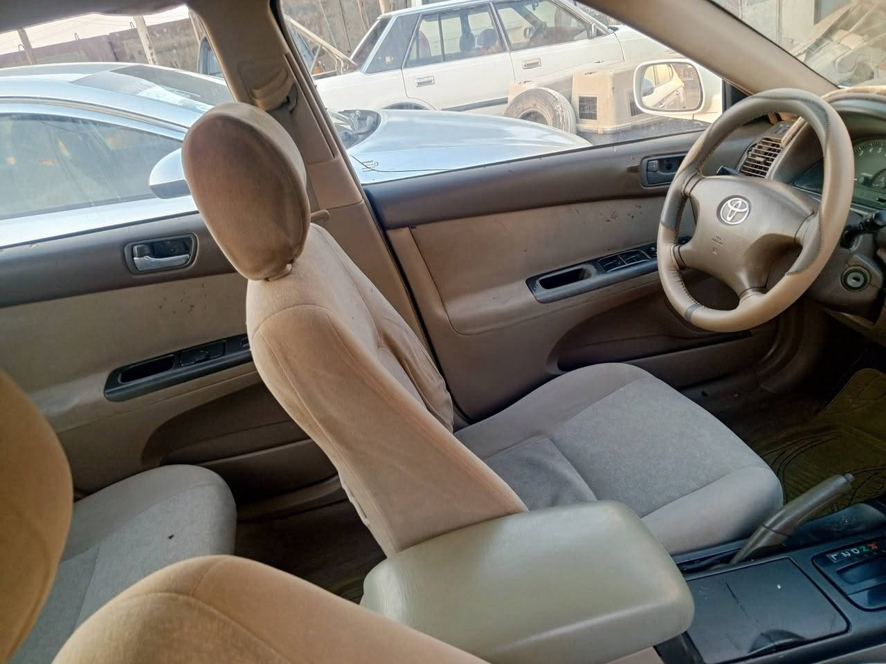 سلام عليكم ورحمه الله وبركاته
كامري موديل ٦ خلجيه مكينه ٢٤٠٠ سياره اجت من امارت بيها كصه بل جنطه كير مكينه تبريد ثلج حديده كله جديد انا ابيع هل موجود ٦٥ وبيها مجال بسيط اخون مو شراي لا يتصل ***********

