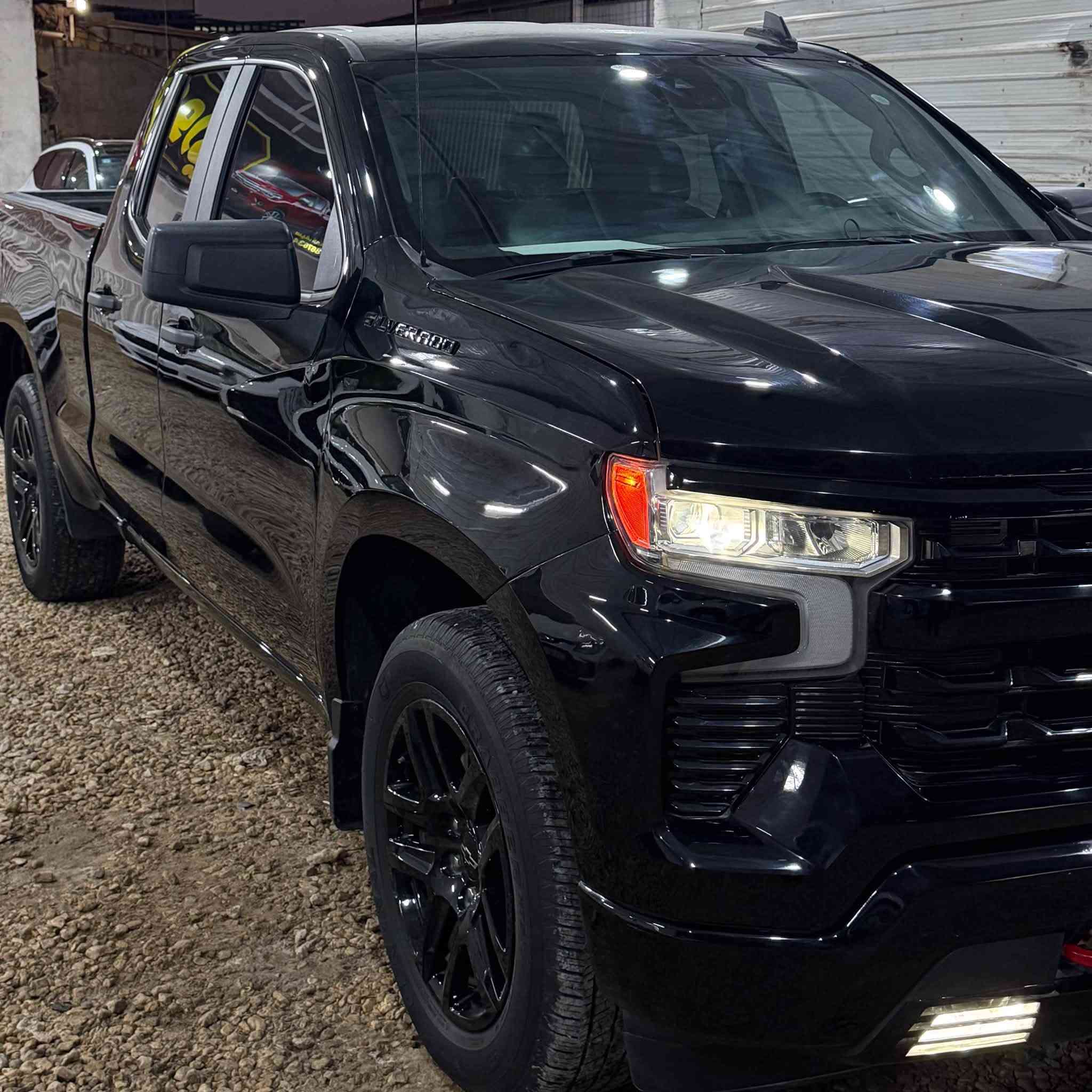 ⁨ ⁨ ⁨ ⁨ ⁨ CHEVROLET ( SILVERADO ) : النوع

المحرك : V4 - 4x2 - سنكل تيربو - 2700

الموديل : 2024 

اللون الخارجي : اسود 

اللون الداخلي : اسود 

الحالة : ( نصف جاملغ امامي جهة الأيمن + نصف بونيد جهة الأيمن) 

الوارد : أمريكي 

الگير : أوتوماتيك 

نوع الوقود : بنزين 

الممشى : 50,000

———————-( المواصفات )——————-

- بصمه

- گير تعليك 

- سايد بريك كهربائي

- باب الصندوق كهربائي

- مقاعد كهربائي

- مقاعد مخمل

- كاميرا خلفية

- تبريد خلفي

- رادار امامي

- تحديد مسار

- بدي طويل ، باب خلفي قصير

———————( للأستفسار )———————

السعر : 250$ بدون رقم 

الموقع : ( الديوانية ) 📍

للتواصل واتس اب أو اتصال : ( *********** ) 📞⁩⁩⁩⁩⁩
