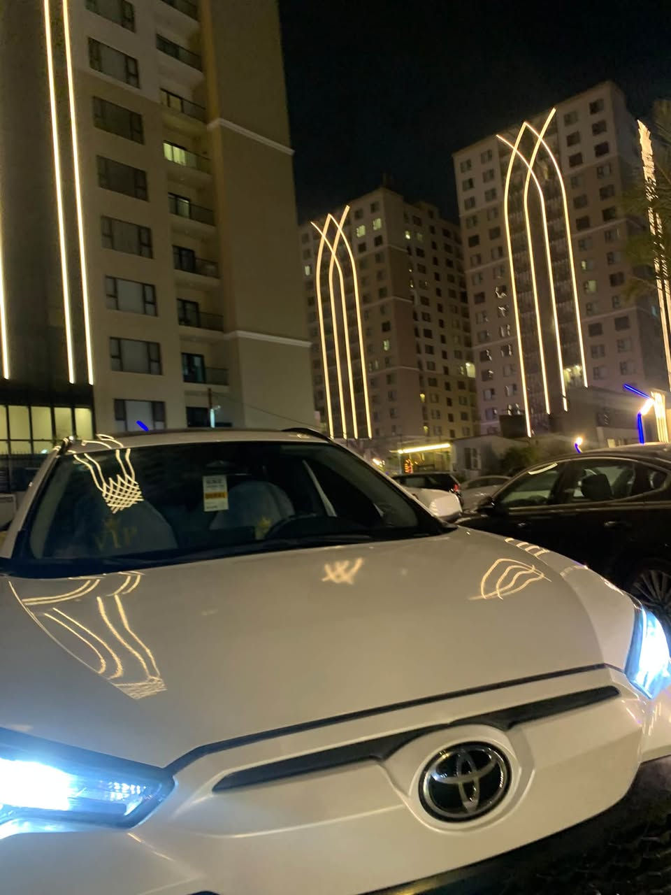 🍀 للبيع | Toyota Front Lander2024 HEV 

🚘 تويوتا فرونت لاندر هايبرد HEV

🌱 اقتصادية بالوقود + أداء هادئ ومريح

📍 الممشى:14,000 كم فقط

💰 السعر: 27.700

📍 مكان السيارة بغداد شهداء البياع 

☎️ - ***********
⭐ المواصفات والتجهيزات:
🚗فول مواصفات GR

🔹 محرك 2.0L – 4 سلندر HEV

🔹 ناقل حركة أوتوماتيك

🔹 دفع ثنائي FWD

🔹 تشغيل بصمة + دخول ذكي

🔹 سلايد روف 🌤️

🔹 لايت زينون + LED

🔹 خلفيات LED

🔹 رادار + مثبت سرعة Cruise

🔹 نظام تحديد/مساعدة المسار

🔹 ABS + نظام مانع الانزلاق

🔹 8 Airbags

🔹 هاند بريك كهربائي + Auto Hold

🔹 حساسات ضغط الإطارات

🔹 4 دسك

🔹 داشبورد ديجيتال

🔹 شاشة تدعم Apple CarPlay

🔹 كاميرا خلفية 📷

🔹 Bluetooth + USB

🔹 تحكم من المقود

🔹 مقاعد جلد

🔹 مقعد السائق كهربائي

🔹 ISOFIX لمقعد الأطفال

🔹 تكييف أوتوماتيك بمناخين منفصلين ❄️

🔹 أوضاع قيادة متعددة Drive Modes

🔹 إشارات جانبية

🔹 تطعيمات داخلية ألمنيوم

🔹 تتسع لـ 5 ركاب

ملاحضه السياره بيه ضخه بل جاملغ الايمن ربعه واصبعين من البنيد صخه بسيطه مصلحات وجاهزه بدون دواخل
