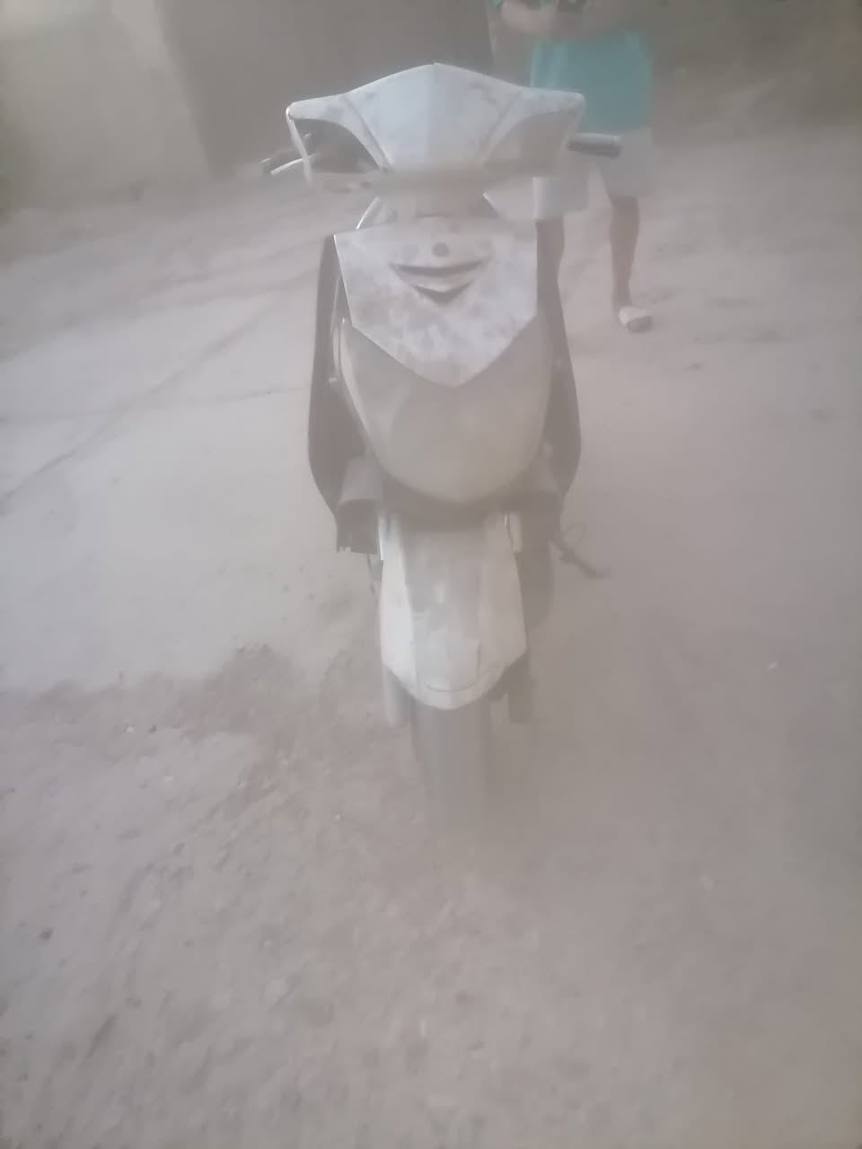 السلام عليكم ورحمة الله سكنس فحل كوم حديد تحمل وتاخذه مكينه بلادي ممفتوحه الله شاهد كله بلادي غراضه نقصه جويتر وهيه الدراجه كاطعه نار ملف لو عقل سعره 225 قفل للاستفسار *********** او تراسلني ع الماسنجر
