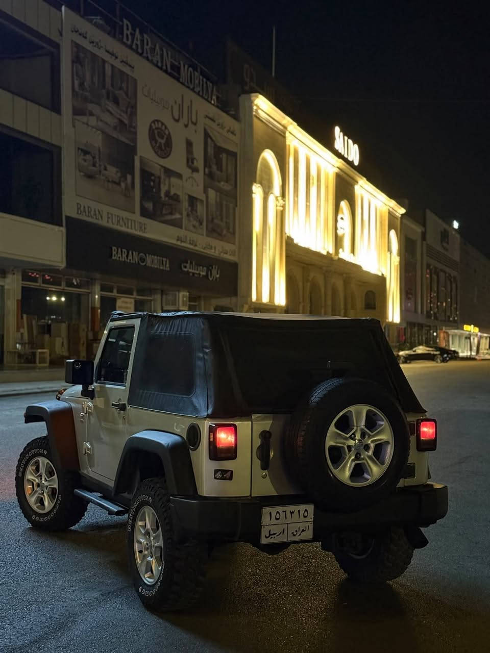 Jeep wrangler 4*4 
2008 
گير و مكينه و دبل شرط 
١ قطعه صبخ بدون دواخل بدون ايرباك 
تحويل و غرامات شرط 
٥٠٠ $ غرامات
٩٨٠٠$ سعر واتص اب *********** سميل, دهوك
