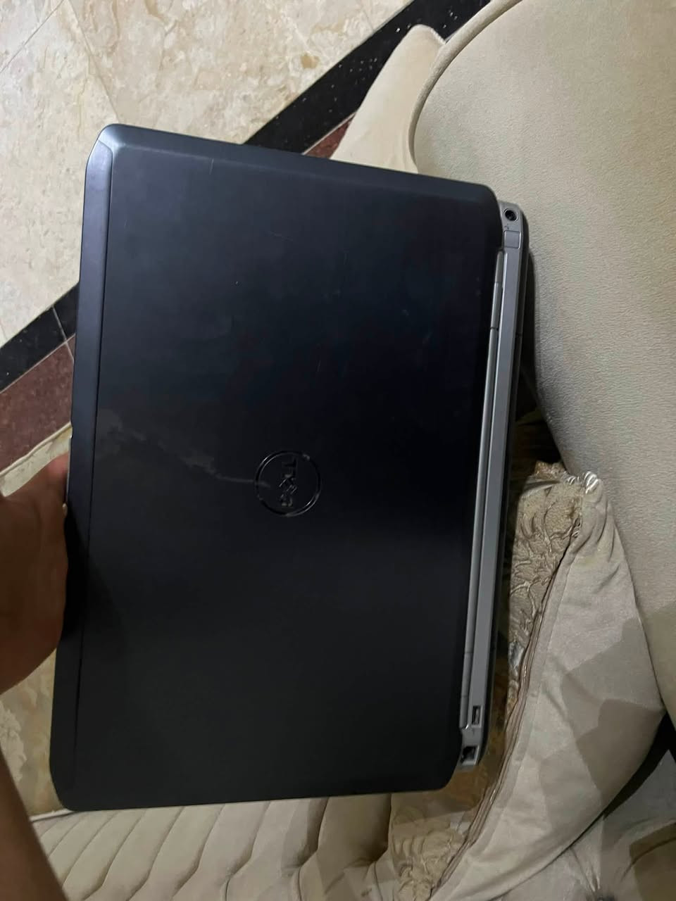 لابتوب ديل مكسوره شاشة فقط الرام 6 كيكا الهارد  HDD 320 شاحنته الاصليه موجوده وياه ترهم مرواس مكاني ميسان السعر 110 الف وبيه مجال الاستفسار والاتصال ***********
