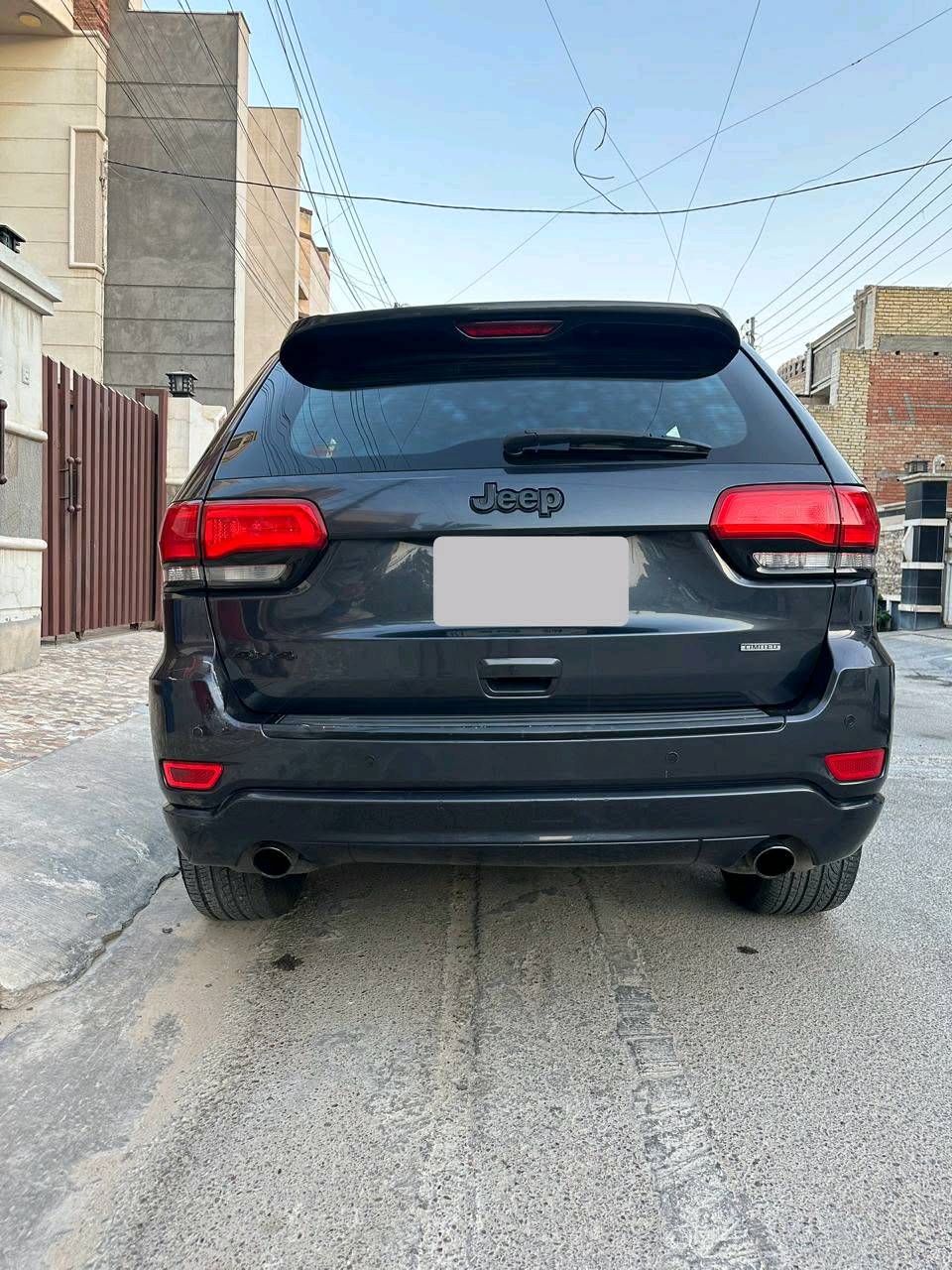 🚙 جيب (Jeep) جراند شيروكي Blacktop موديل 2015

🖤 اللون: أسود كاذب مميز

✨ السيارة نظيفة جدًا

✅ المواصفات:
• سلايد (فتحة سقف)
• LED نهاري
• ويل كب Blacktop
• كشنات جلد وكنتارة أصلية
• شاشة كبيرة
• تشغيل عن بُعد

📸 صور حادث أمريكا مرفقة وموضحة بالكامل للشفافية.

📍 المسافة المقطوعة: 133 ألف

📝 التسجيل: باسمي – رقم بغداد ألماني

📍 الموقع: بغداد – حي الحسين

🔄 أقبل المراوس حصراً مع جراند شيروكي Blacktop موديل (2023 أو 2024)، رقم بغداد، حرة.

📞 للتواصل والاستفسار:
***********