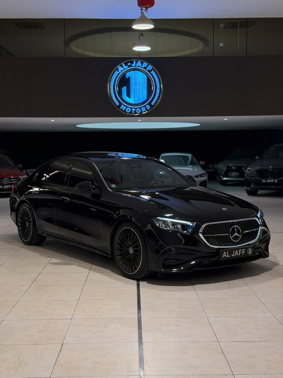 السلام عليكم 
البيع مارسدس E class AMG  موديل 2024
ماشية 35 الف كيلو 
🚨وكالة المانية ضمان دولي بصمتين
🚨فول مواصفات ومغلف ppf بالكامل
بانوراما وداخل مشمشي وكامرة رحساسات ورادار ولد بالشباك بلادي وكت AMG بلادي وستيرن AMG ونقطة عمياء وانارة مخفية ودشبول نجوم وصندوك كهرباء وكشنات خزن وتدفئة وبصمات وسماعات برو ماستر وبعد كلش هوايه مواصفات 

السياره مكفولة كفالة عامة حتى الدعاميات بشرط بدون شخوط او رصعات وبدون اي نقص او خلل
رقم وفحص وهزه كله جديد
السعر : 560 $ ورقه
للاستفسار : *********** كاوه جمال 
او واتساب نفس الرقم
العنوان :السليمانية المعارض الجديده معرض (الجاف)
