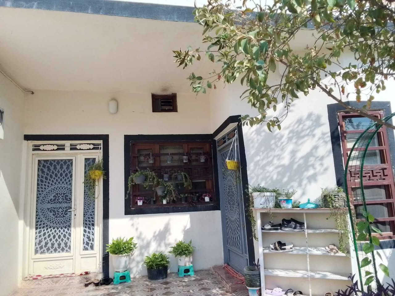 🏡 إعلان رقم (2333) 
 دار زراعي للبيع في كركوك

🔥 فرصة مميزة للسكن والاستثمار!

📐 المساحة: 200م²🏠 طابق واحد
📍 الموقع: قرب جامعة كركوك وعلوة المخضر الجديدة
💰 السعر: 115 مليون وقابل للتفاوض

✨ مكونات الدار:🚗 كراج🛋️ استقبال🏠 هول🍳 مطبخ🛏️ غرفتان نوم🚿 صحيات

📞 للاستفسار والاتصال:
***********
***********
***********

📍 عنوان المكتب:مكتب هبة للعقارات في كركوك 
سايدين المواد الغذائية – حي الواسطيقرب مول حجي زياد ومقابل صيدلية ضحى عدنان

🏘️ نستقبل جميع عروضكم السكنية والتجارية في كركوكبيع • شراء • إيجار

#كركوك #عقارات_كركوك #دار_للبيع #دار_زراعي #جامعة_كركوك #حي_الواسطي #مكتب_هبة_للعقارات
