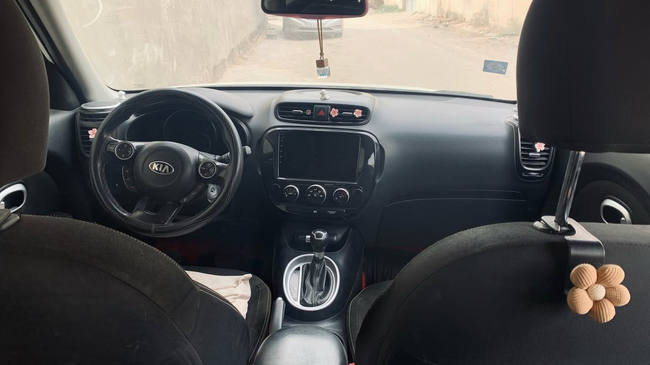 كيا صول للبيع موديل 2014 وارد خليجي
محرك 2000
گير حداديه تبريد مكينه كله مكفول
مكاني النجف 
سعر 90
***********
