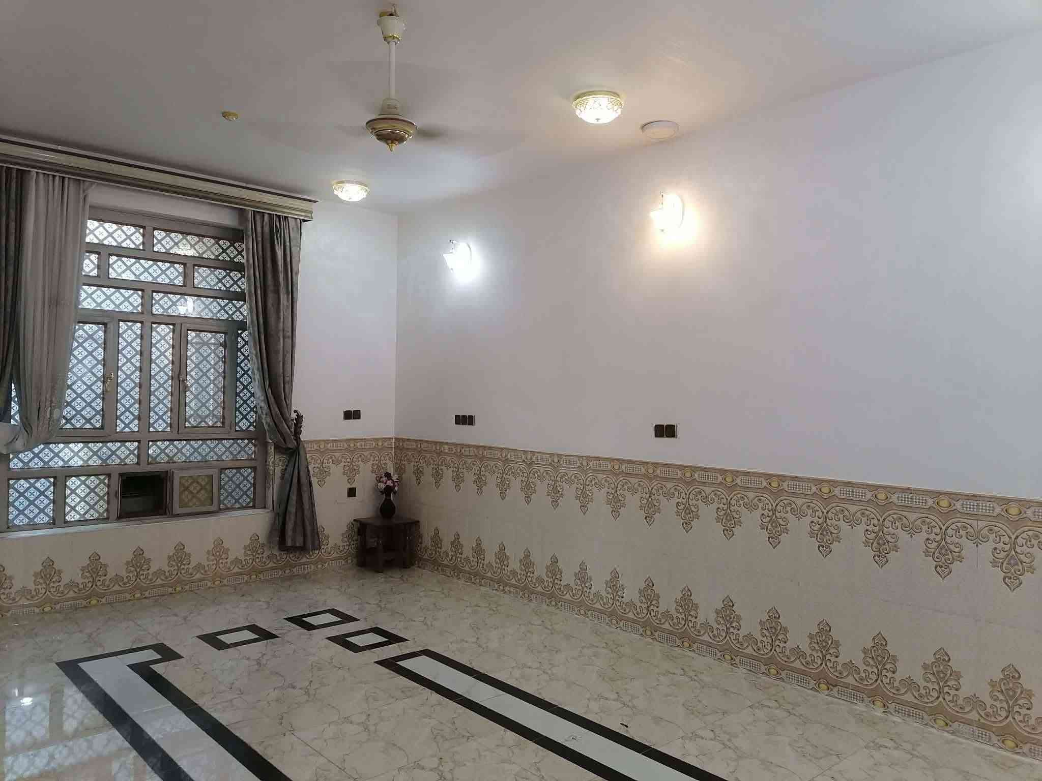 الرمادي الملعب • بيت مأجر • دخل ٤٠٠/٣٠٠
