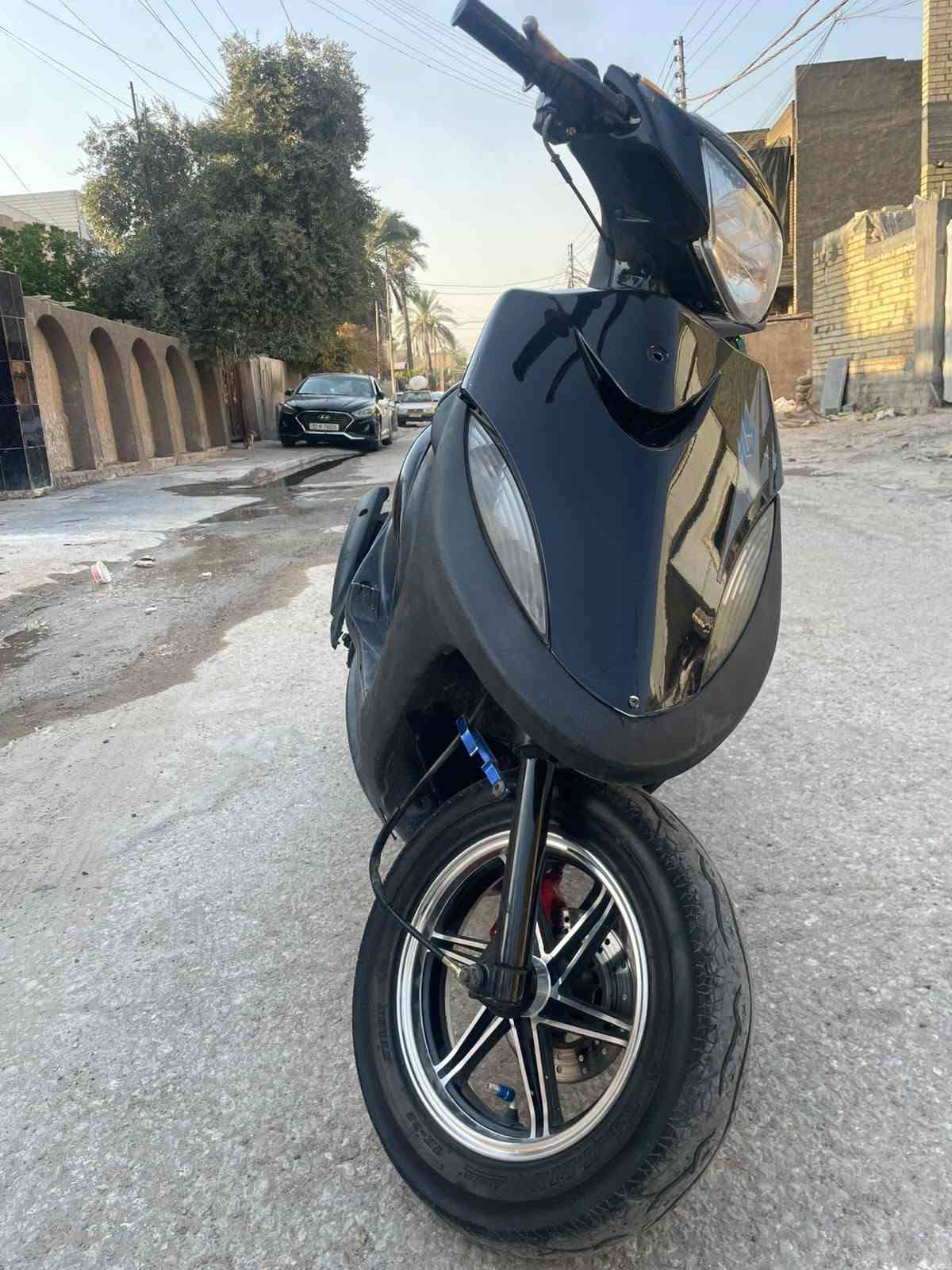 السلام عليكم ماكس عدله رمبه دراجه بيها ويلكب وشيال وستان رياضي
دراجه كلش جديده مختمه كلها 
مكينه ما مفتوحة على وضع البلاد 
السعر600 مكاني بغداد الدوره 
ورقمي***********
