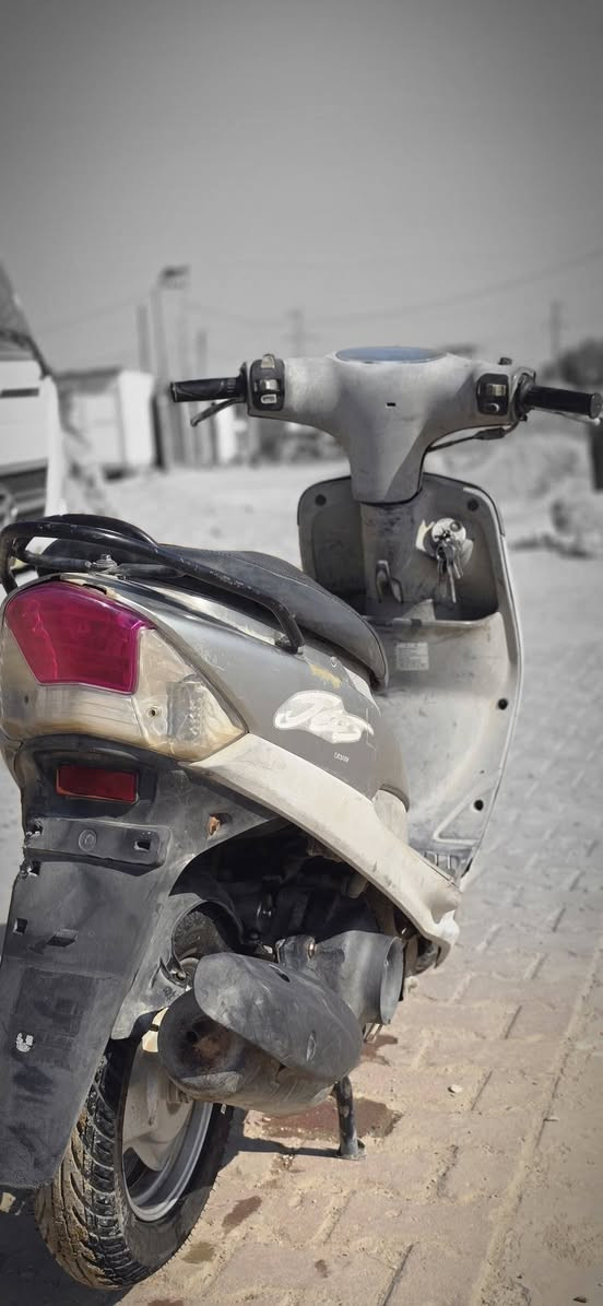 دراجه حاويه صارشهر من طلعه
تخم تاير جديد كفاله 
دراجه كارتون كلش نضيفه
***********
