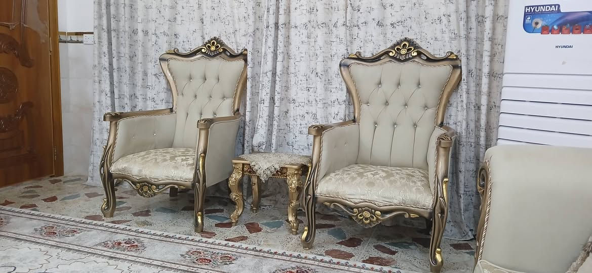 تخم ونص ملكي تركي خشب زان الأصلي لون بيجي نظيف جدا ١٥ مقعد (تخم ونص) مع سيت طبلات
