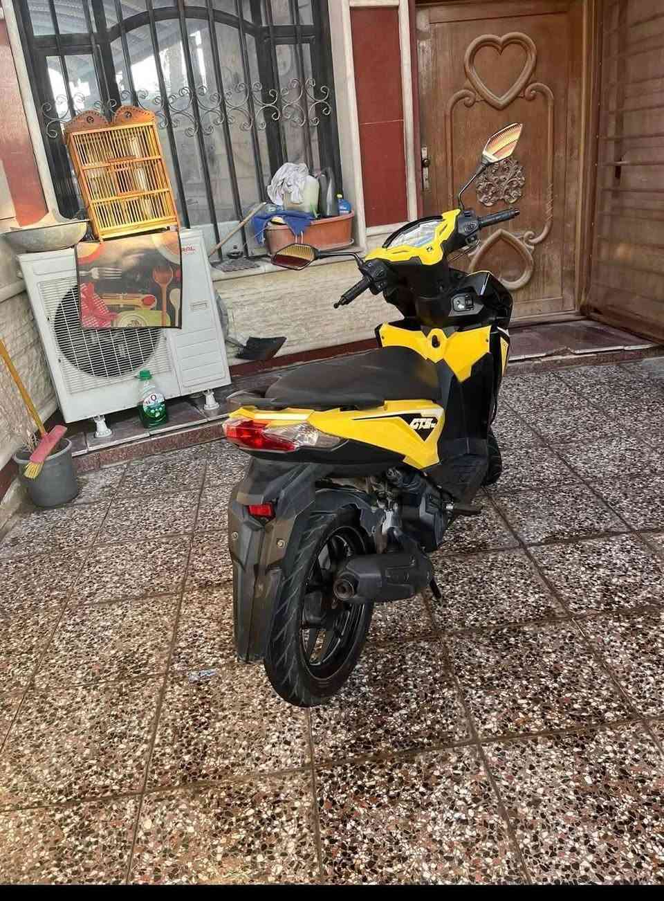 سلام عليكم دراجة GTS للبيع
زيرو ع ايدي ماخذها برغي ممفتوح بيها ماشية 13 الف 
مابيها اي نقص للبيع او مراوس pcx
سعره ٥٥٠ الف بيها مجال شي بسيط 
عنواني بغداد حي عدل 
رقمي 
***********
