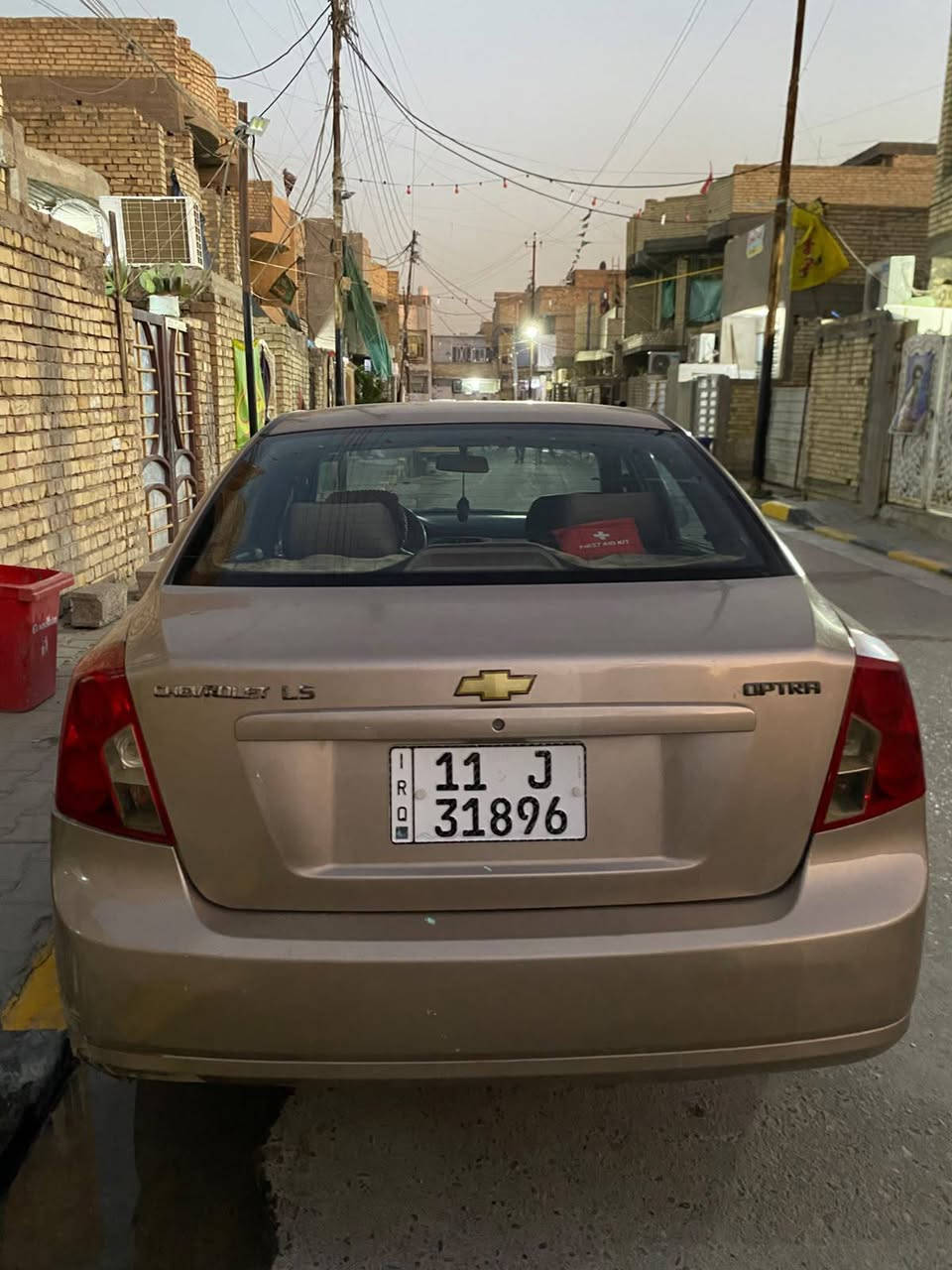 السلام عليكم سوزوكي فورنزا موديل 2007 وارد امريكي  سياره خير من الله سونار مرفق وياه الصور الباب الخلفي الايمن بي ضربه محرك كير خير من الله السعر 56 وبيها مجال  المكان بغداد الأمين الثانيه الرقم ***********
