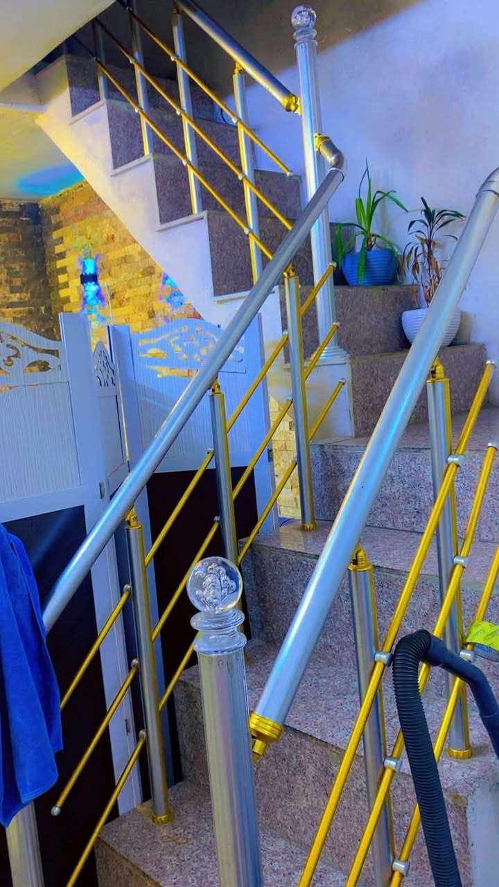 بيت للبيع مساحه ٦٢ ونص بيت قاطين
بيت طابو ملك صرف قاطين فوك غرفتين نوم وصحيات وقاط ثالث غرفه سندويش مكان زعفرانيه خلف مركز شباب بدايته الزعفرانيه 

للاستفسار اتصال عل رقم ***********
