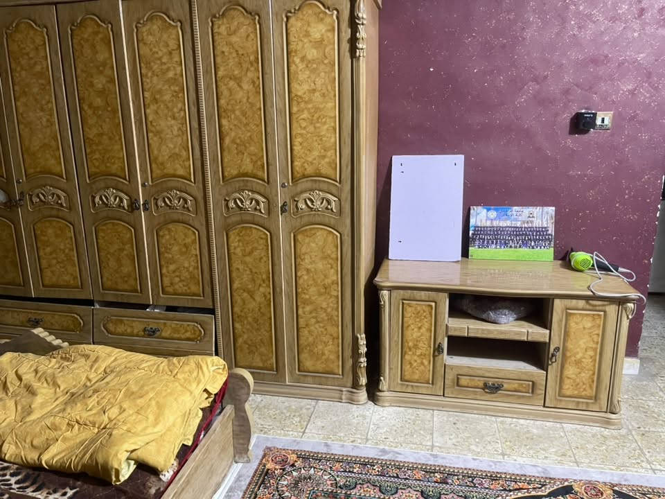 سلام عليكم غرفه نوم للبيع سعر 275 وبيه مجال بسيط 

***********

