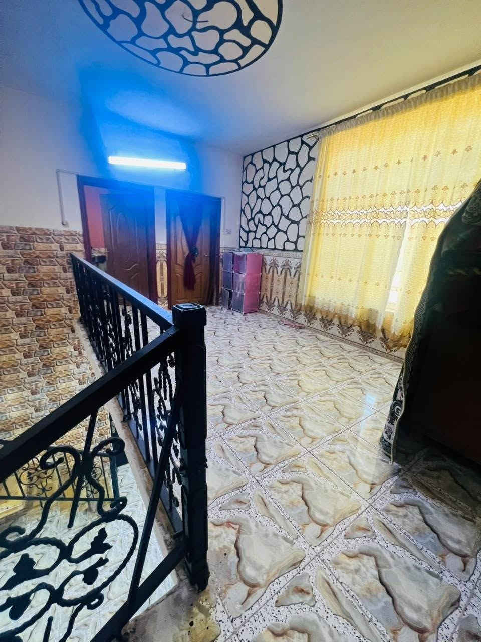 السلام عليكم دار للبيع المساحه 150 متر طابو زراعي كراغول مجاور المختار ركن طابقين يحتوي على اربع غرف نوم هول فوك وهول جوه استقبال ومطبخ وجاهز مجهز من كلشي الاستفسار اتصل على الرقم ***********

