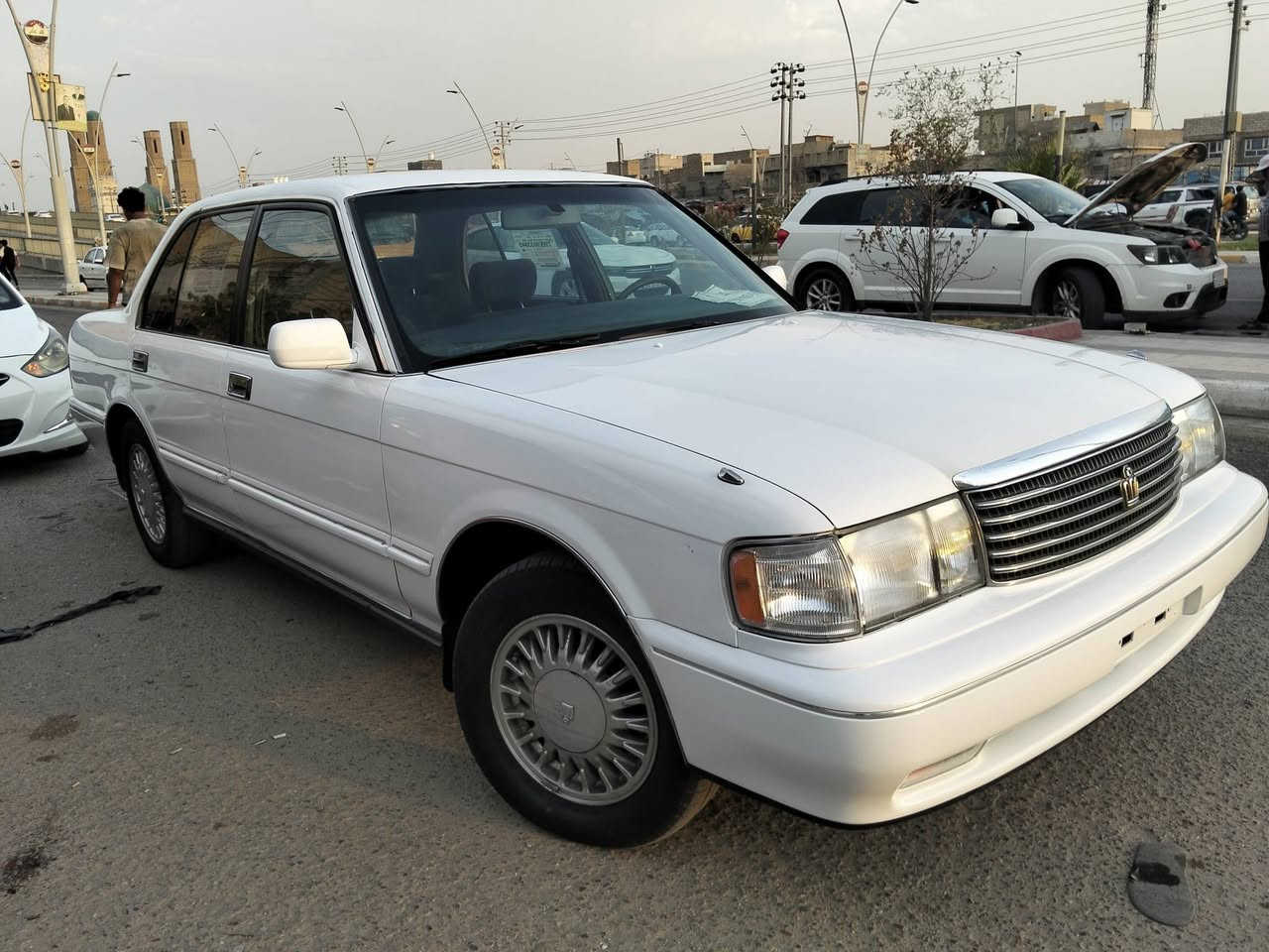سلام عليكم
ارنب ايسر بلاد موديل 1992 رقم بغداد نكليزي بسمي 
سنويه لل 30 مصبوغه عام  مكفوله من لعيب شرعي ولصوليات وضربه لقويه  تبريد ما يشتغل كهربائيات كله شغاله ما بيه اي نقص حداديه نص عمر سعر( 75)وبيه مجال
***********
