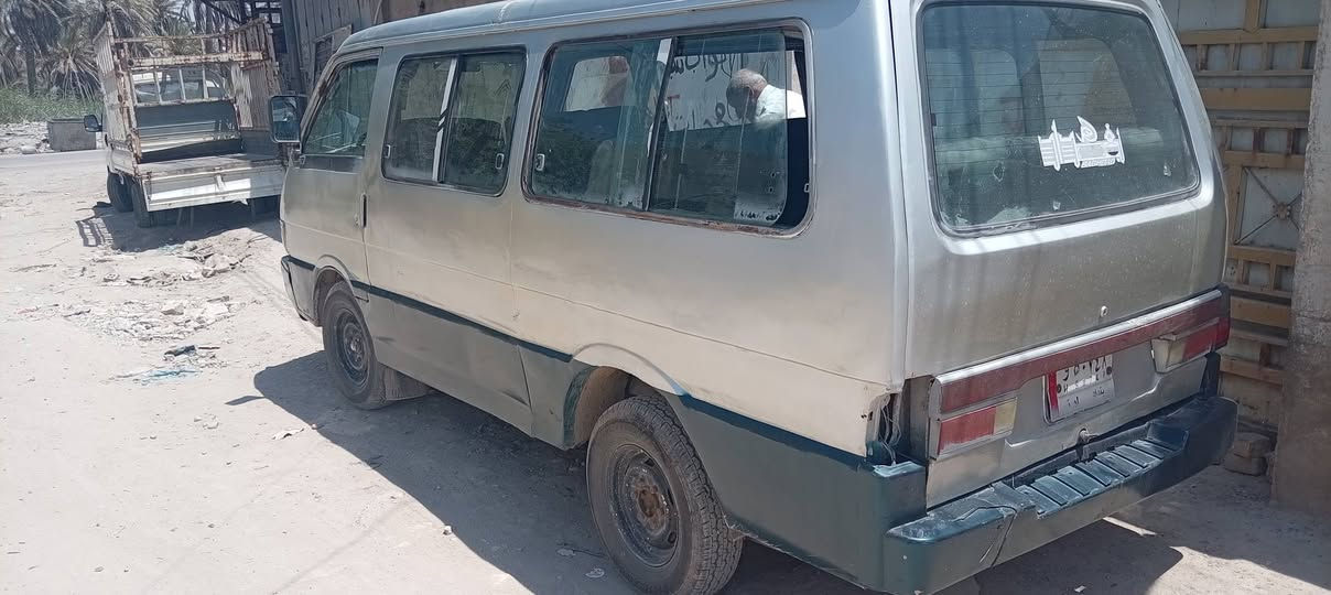 كيا بستا للبيع موديل 94 رقم بغداد كير واكسل ومحرك مكفول السعر ٣٣ وبيها مجال مكاني بغداد حي البساتين رقم ***********
