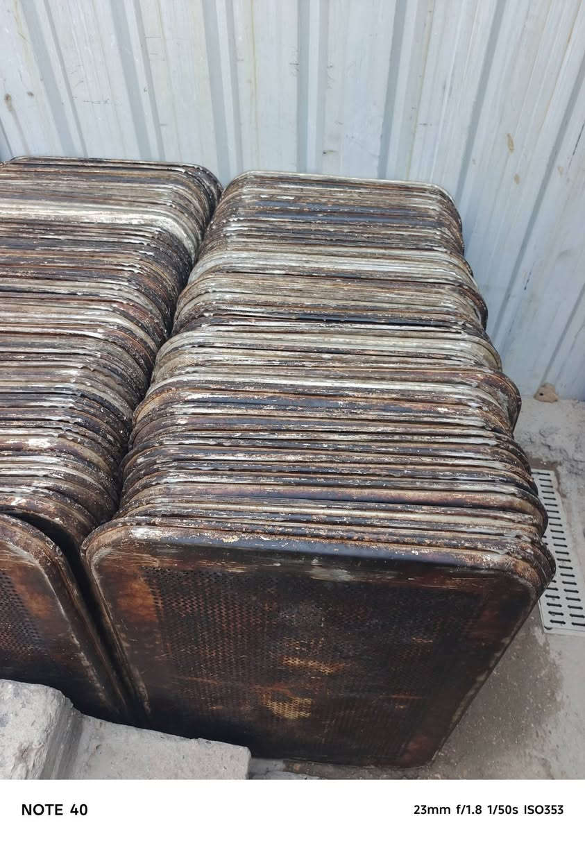طاولة • ٨٠×٦٠ • تركي