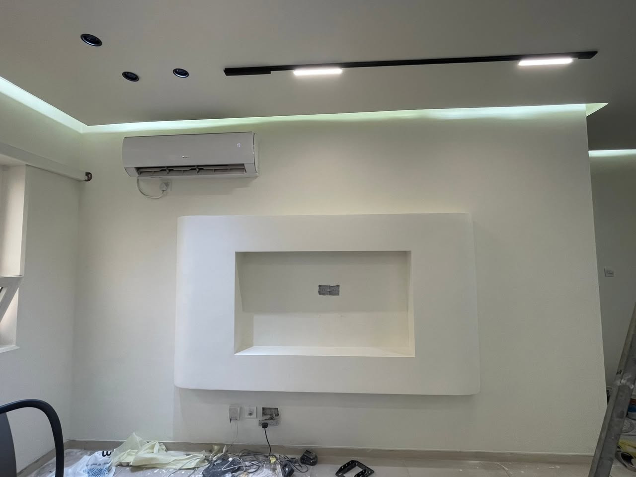 ✨ عمار حسن
ديكور مغربي بلمسة فخامة ✨
شغل مرتب • ذوق راقي • تنفيذ احترافي
📍 بسماية
📞 ***********
