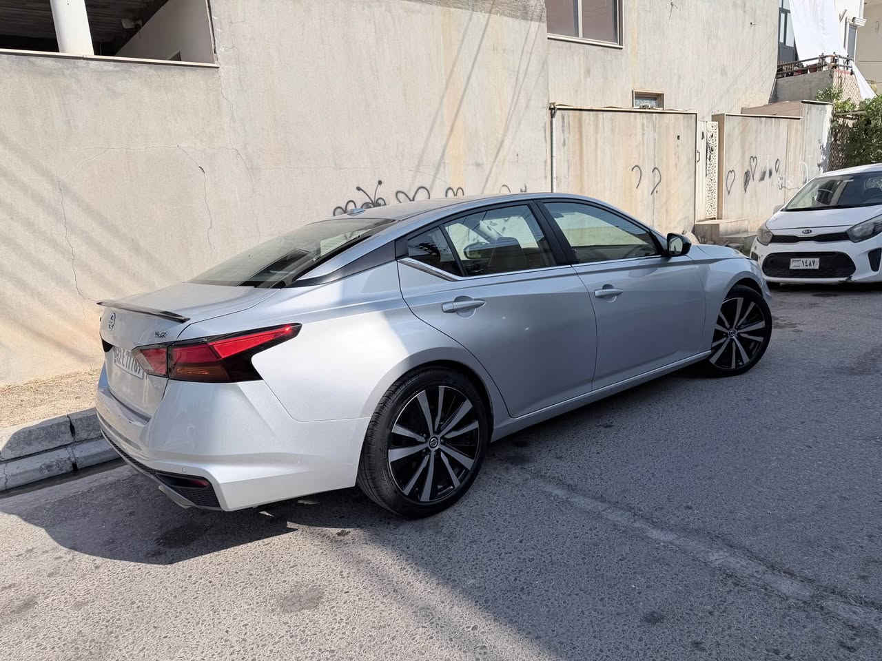 Altima 2020 SR
سەیارەکە مۆدێلی ٢٠٢٠ ە کوشین جلدە و گێڕ شەفتە ١٤٨ هەزار ڕۆیشتووە سەنەوی یازدە مانگی ماوە بەناوی خۆمە بۆنیتی سبوغە و دەرگاو چاملغی پشتەوە لای سەکن پەمپی ئەمریکایە بێ ژوورەوە بێ ئایەرباگ
نرخی 130 و معامەلە 
***********☎️ أربيل, العراق
