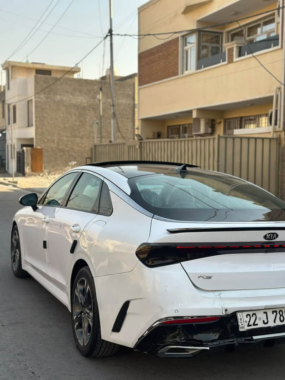 السلام عليكم حبايب 🩶
🚘 للبيع كيا K5 EX موديل 2021 فول مواصفات، اللون ابيض ، وارد أمريكي، سيارة نظيفة جداً، جاهزه ومناقصها اي شي 

✨ المواصفات:

* محرك 1Turbo 1600 

* جير أوتوماتيك 8 سرعات.

* بانوراما طكتين 

* 4 أوضاع قيادة: Smart - Custom - Sport - Normal

* قيادة شبه ذاتية (Lane Following Assist).

* مثبت سرعة ذكي (Smart Cruise Control).

* تحذير الخروج عن المسار مع تصحيح المسار.

* بريك طوارئ تلقائي (Automatic Emergency Braking).

* نظام الثبات الإلكتروني (ESC).

* نظام مانع الانزلاق (Traction Control).

* مراقبة النقطة العمياء (Blind Spot Monitoring)

* كاميرا خلفية مع حساسات أمامية وخلفية.

* شاشة كبيرة تدعم Apple CarPlay وAndroid Auto.

* نظام صوت BOSE الأصلي.

* تشغيل بصمة وبصمة أبواب (Smart Key).

* تشغيل عن بعد.

* مرايا شفط وقلاب كهربائية.

* فتحة سقف بانوراما.

* مقاعد جلد باللون الاسود 

* مقاعد أمامية كهربائية.

* تبريد وتدفئة للمقاعد الأمامية.

* تدفئة المقود.

* ميموري (Memory Seat) لمقعد السائق.

* شاحن لاسلكي.

* مكيف أوتوماتيك دبل زون.

* إنارة LED أمامية وخلفية.

* حساسات إنارة أوتوماتيكية.

* Auto Hold.

* فرامل يد إلكترونية (EPB).

* الدشبول صاجي 

📌 العداد: 75  ألف Mile.

📌 الحادث: كما موضح بالصور 

📌 السيارة بدون إيرباك، بدون لغود، بدون شواصي، وبجم كبس 

📌 رقم أربيل حره بأسمي تحويل ثاني يوم مكاني بغداد غزاليه اي استفسار *********** السعر 143
