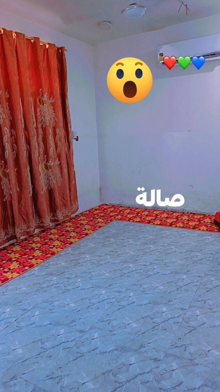 سلام عليكم ورحمه الله بيت للبيع ركن 100م
10*10 متكون من طارمة أو صالة أو مطبخ أو كندور أو غرفة وحدي أو مجمع صيحات أو منور + بيتونة بيت كامل مابي اي نقص السند زراعي 25 تحويل ثاني يوم  كل الخدمات متوفرة مي كهرباء مولدة ذهبي .
العنوان :قرب العلوية شريفة بنت الحسن 
قرية البو عظم ربع سعلو 
السعر:60 او قابل التفاوض 
متواجد على الصفحة أو رقم واتساب/***********
