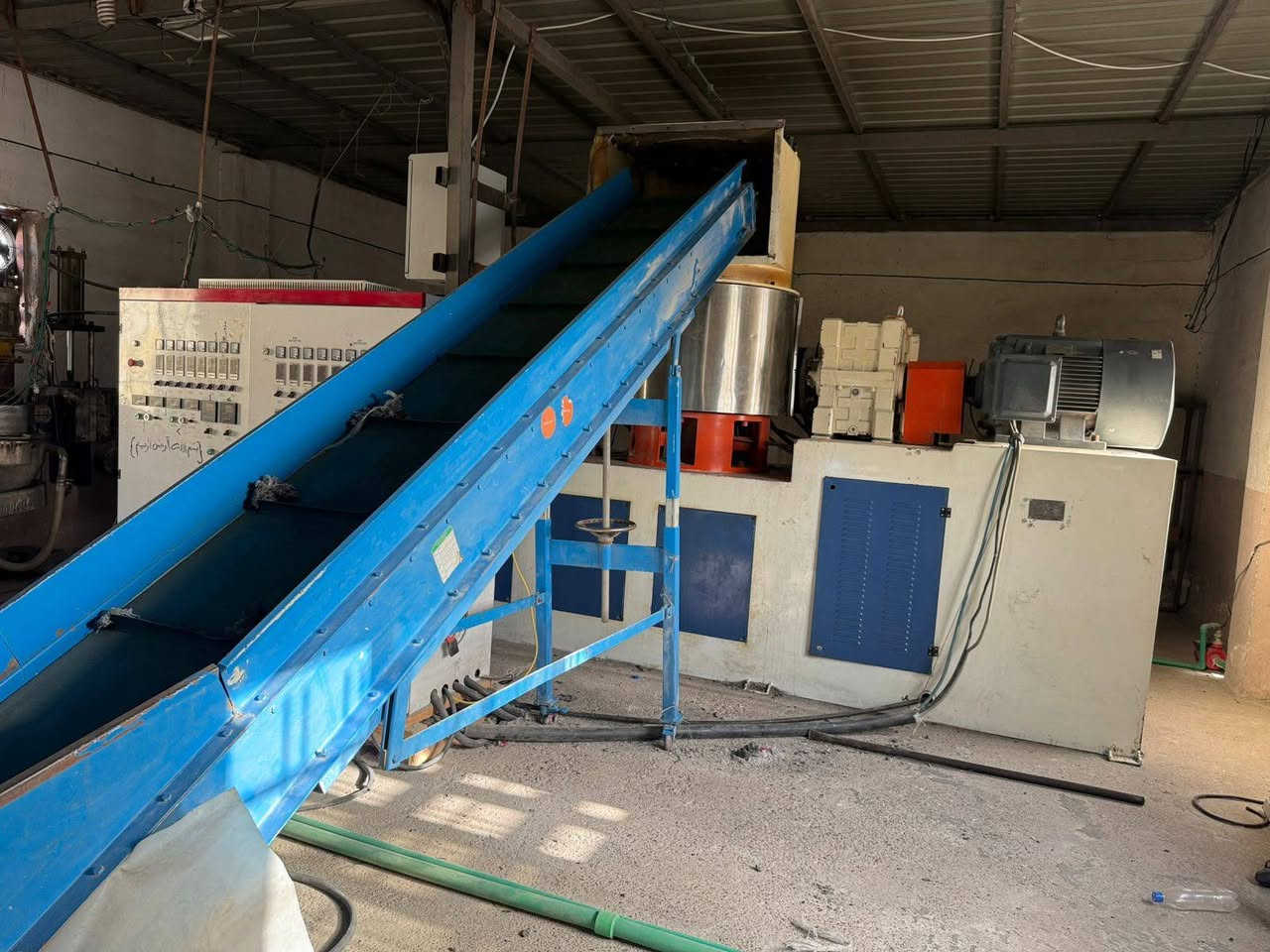 🔹 متوفر مكينة إعادة حبيبات عدسية – مرحلتين 🔹

♻️ طريقة العمل:
نايلون وأكياس نظيفة → يتم فرمها وتغذيتها إلى الماكينة → ثم تمر إلى البرينة لإنتاج الحبيبات العدسية.

⚙️ المواصفات:
• حجم المكينة: 160
• الإنتاجية: 400 كيلو بالساعة تقريباً
• نظام العمل: مرحلتين
• مناسبة لإنتاج الحبيبات العدسية

📞 للاستفسار والتواصل: ***********
