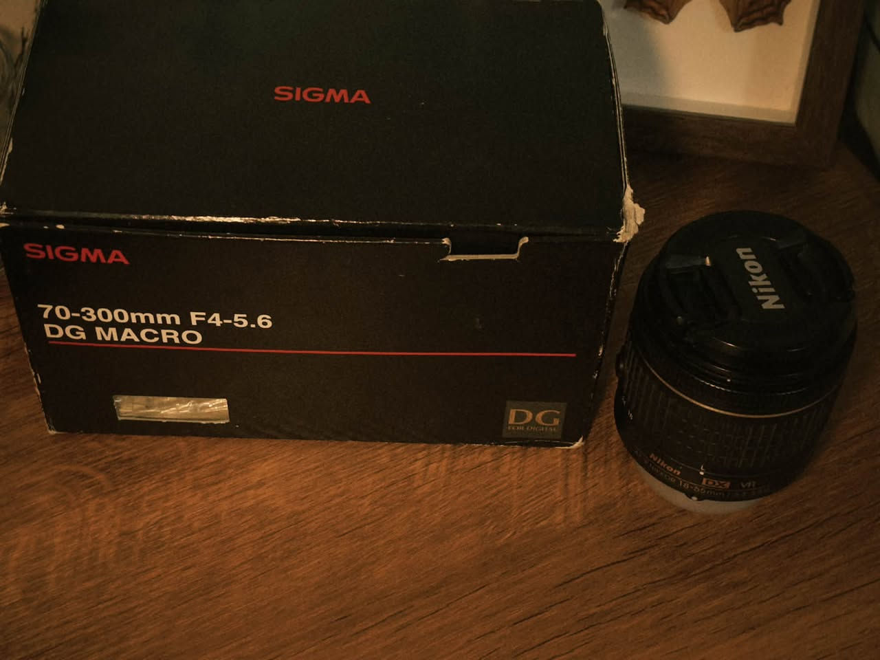 نيكون D5300 للبيع استعمال بسيط 
نظافة 90%
شغالة 100% وما بيها اي عطل
ما مفتوحة ولا داخلة صيانة
وياها 
عدسة Nikon 18-55mm VR الأصلية
عدسة Sigma 70-300mm Macro
بطارية و شاحن اصليات
رام 32

واتساب  ***********
