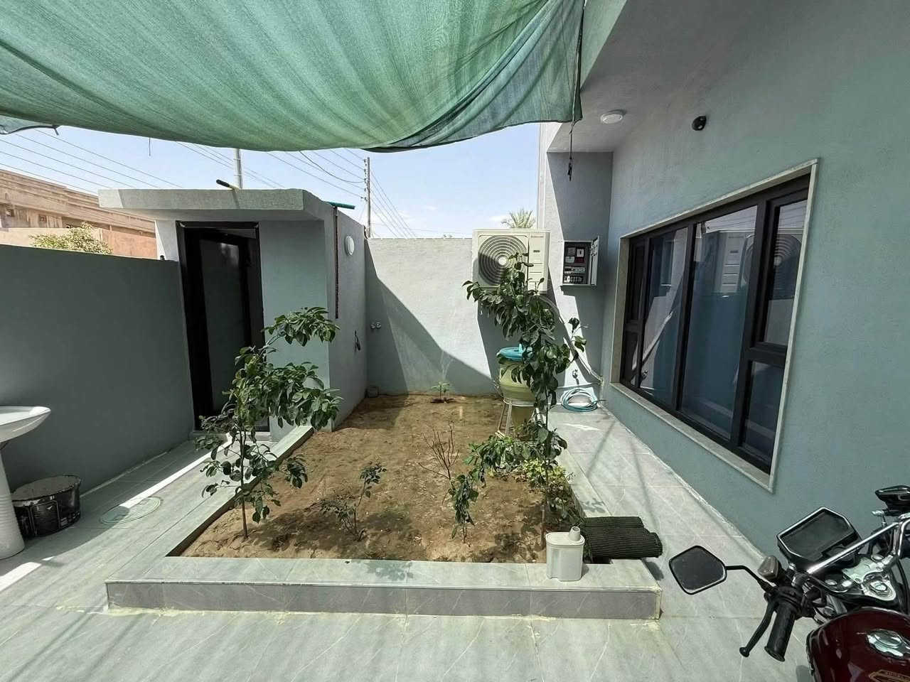 #دار #للبيع  🏠  طابقين طابو ملك صرف بناء حديث واجهة ملكي
بيت فول بناء درجة اولى مجهز بنضام الطاقة الشمسيه

#المساحة :  175 متر  

#واجهة الدار :  7.5

#السعر  :- مراسله الصفحه او واتساب او الاتصال
***********
***********

#الموقع :- كركوك —  القادسيه الثانيه مقابل حلويات الشام 

#تفاصيل الدار

♦️الطابق الاول
 
- استقبال 
- هول
- غرف نوم عدد اثنين
- مطبخ بارد
- مطبخ حار
- درج داخلي
- صحيات 
- حديقة
- كراج سياره 

♦️الطابق الثاني 

- هول
- غرفة نوم عدد اثنين
- صحيات
