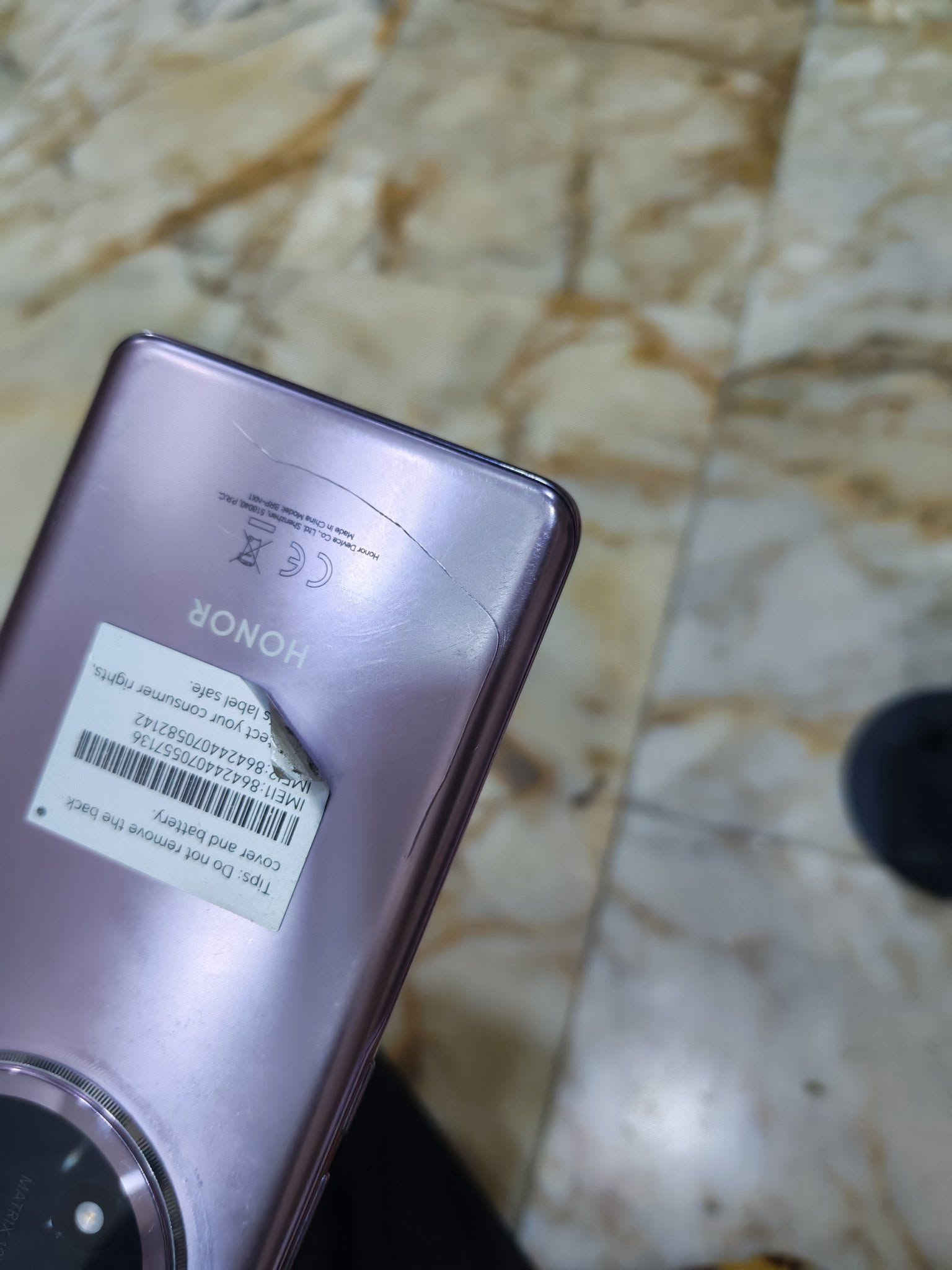 سلام عليكم 
هونر 9سي ذاكره 256 عشوايه 12+12
بطاريه 6600 جهاز مابي اي شكال مكفول من كلشي بي بس هذه لفطر بل باب مامثر علي شراي يجي خاص
