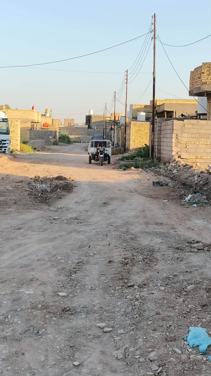 قطعه ٢٠٠متر كافه الخدمات   حي تجار قرب شارع برشلونه لستفسار ***********
