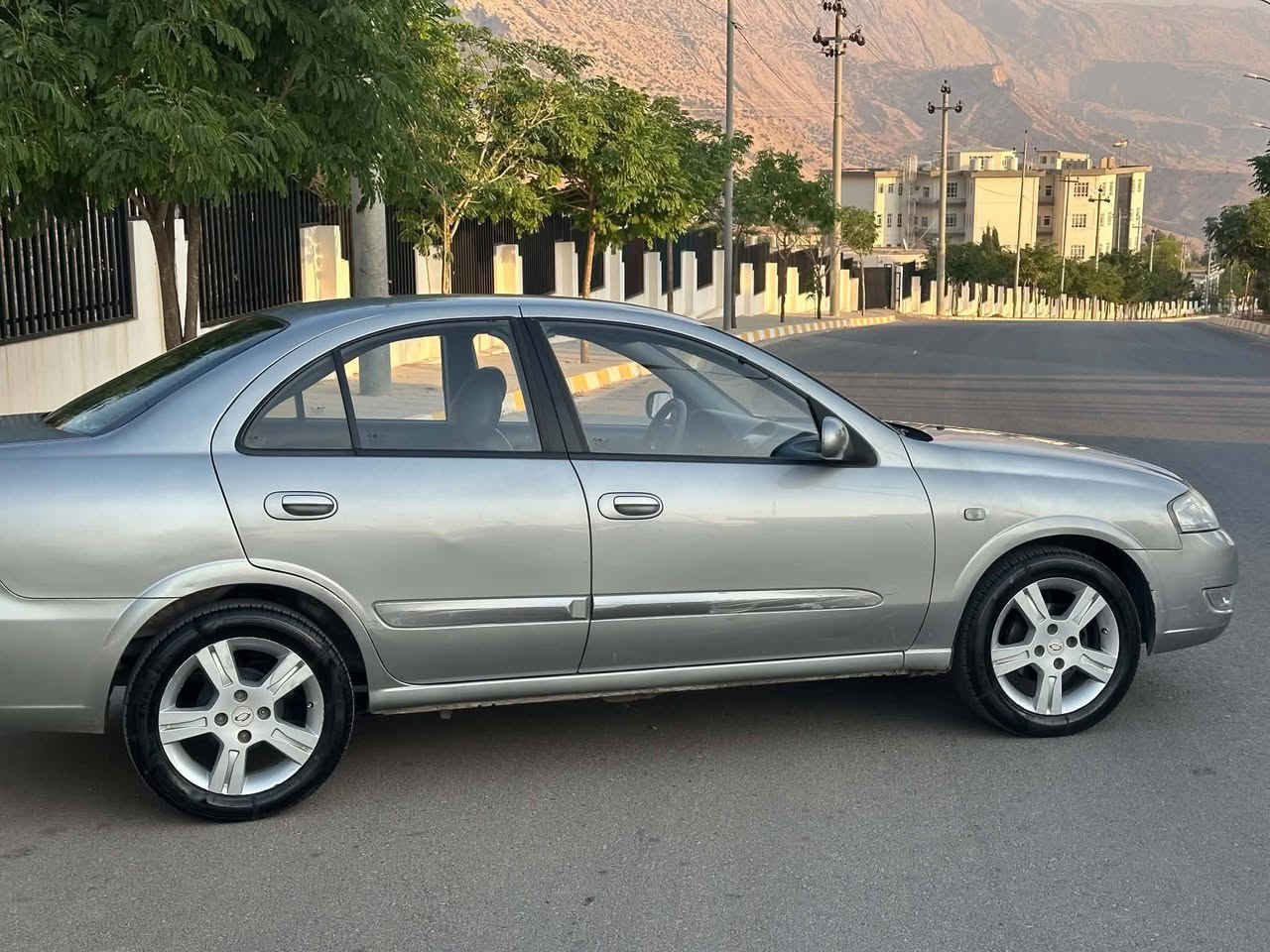سامسۆنگ 2009نمونە لەجوانی سەیارە کە هین ماڵانەو کۆد بەناوی خۆمە بیتەقەو ڕەقە چوار تایەی تازەی بۆبەسراوە و بیمەسرەفە نرخی51گەڵاو مامەڵەیەکی کەم ***********
***********
