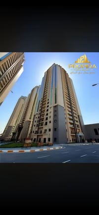 شقة للبيع -  مجمع رويال ستي   المساحة 210  البنايه 7  الاطاله خارجية  ...