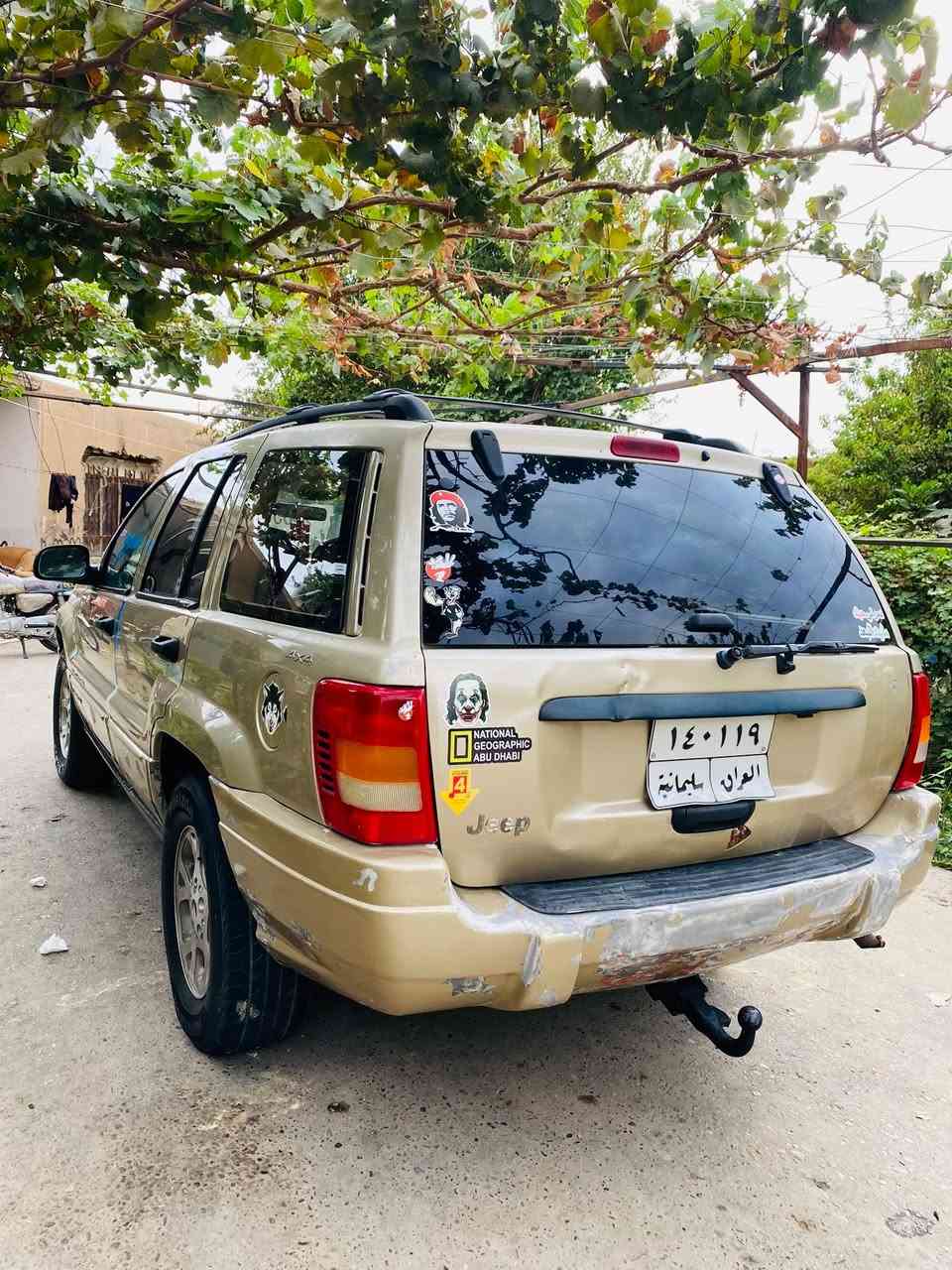 السلام عليكم للبيع للبيع او مراوس حسب القناعه 
جيب موديل 2000 
سياره بدون حادث او ضرر 
كشرها حلو داخلها حلو 
مكينه مالتها فاره يطق يعني مكينه بل وجه تبديل  سياره حلوه مال جنيه رقمها سليمانيه شرط تحويل 
السعر 60وبيها مجال. حسب التفاوض 
اتصل وادلل ***********
***********
مكان السياره صلاح الدين تكريت

