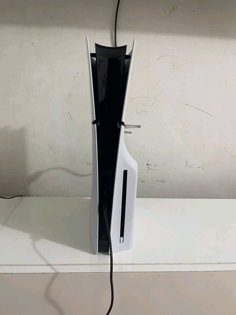 هذا بلي 5 سلم فول نضافه صار 4 اشهر من اخذته + ملحقات جوستك 1 فقط السعر 820 الف نضافه فول  لا داخل صيانه ولا مهكر جهاز جديد كارتونه 🙏🏻💯***********