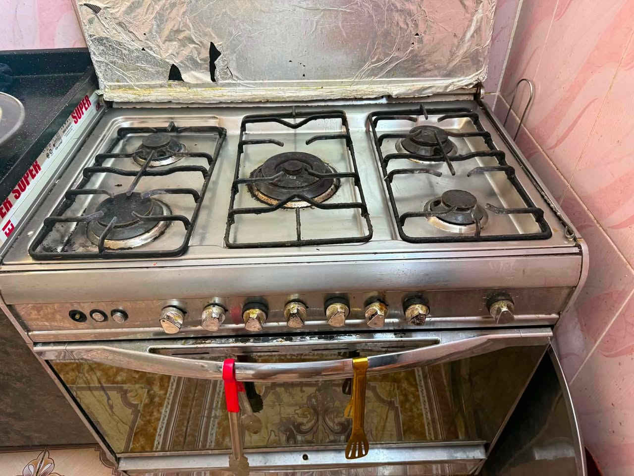 طباخ نظيف 90‎%‎ بيع مستعجل 
***********
